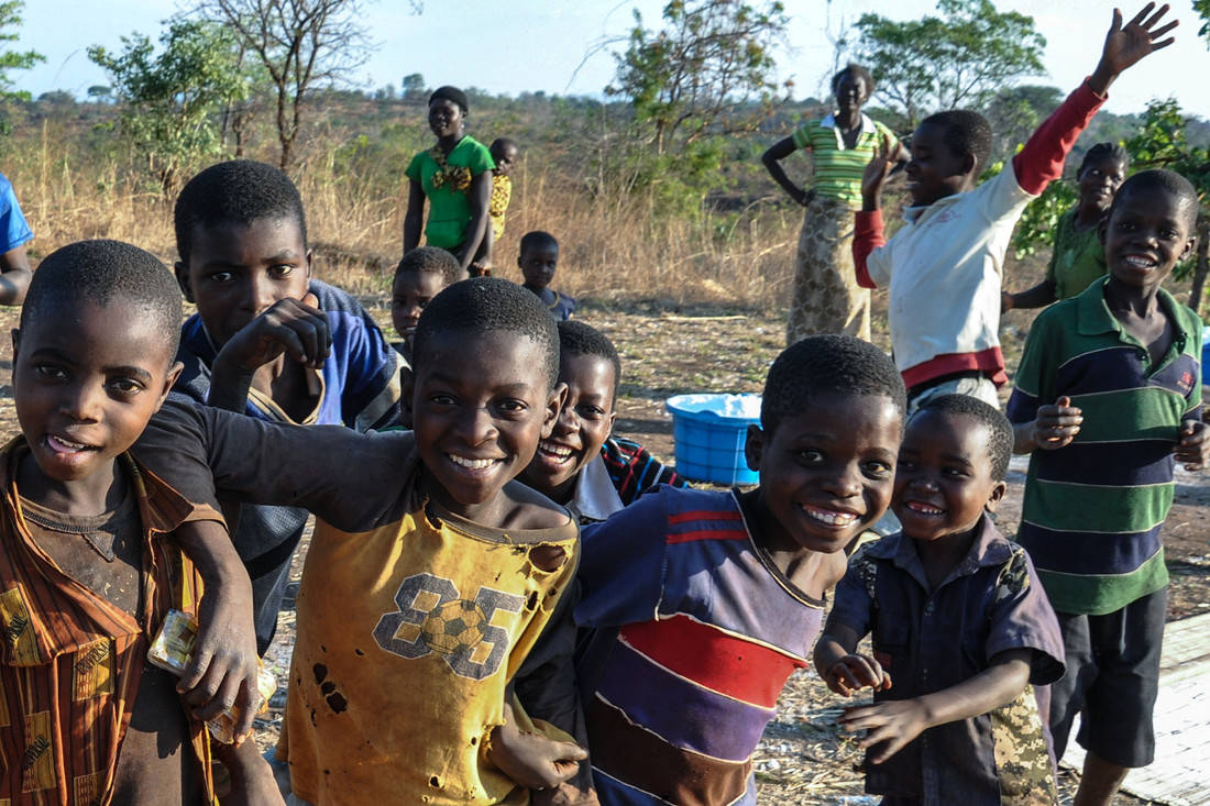 Malawi, children, colorful worn clothes, SD Desktop Wallpaper
