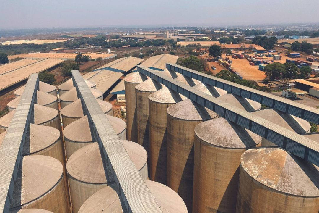 Malawi, large grain containers, concrete grain silos, SD Desktop Wallpaper