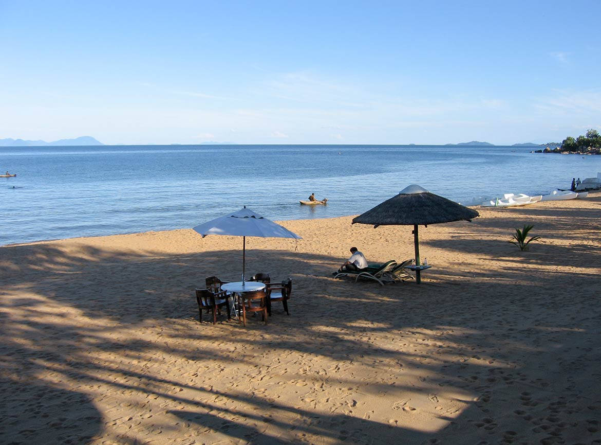 Malawi, beach, thatched umbrella, SD Desktop Wallpaper