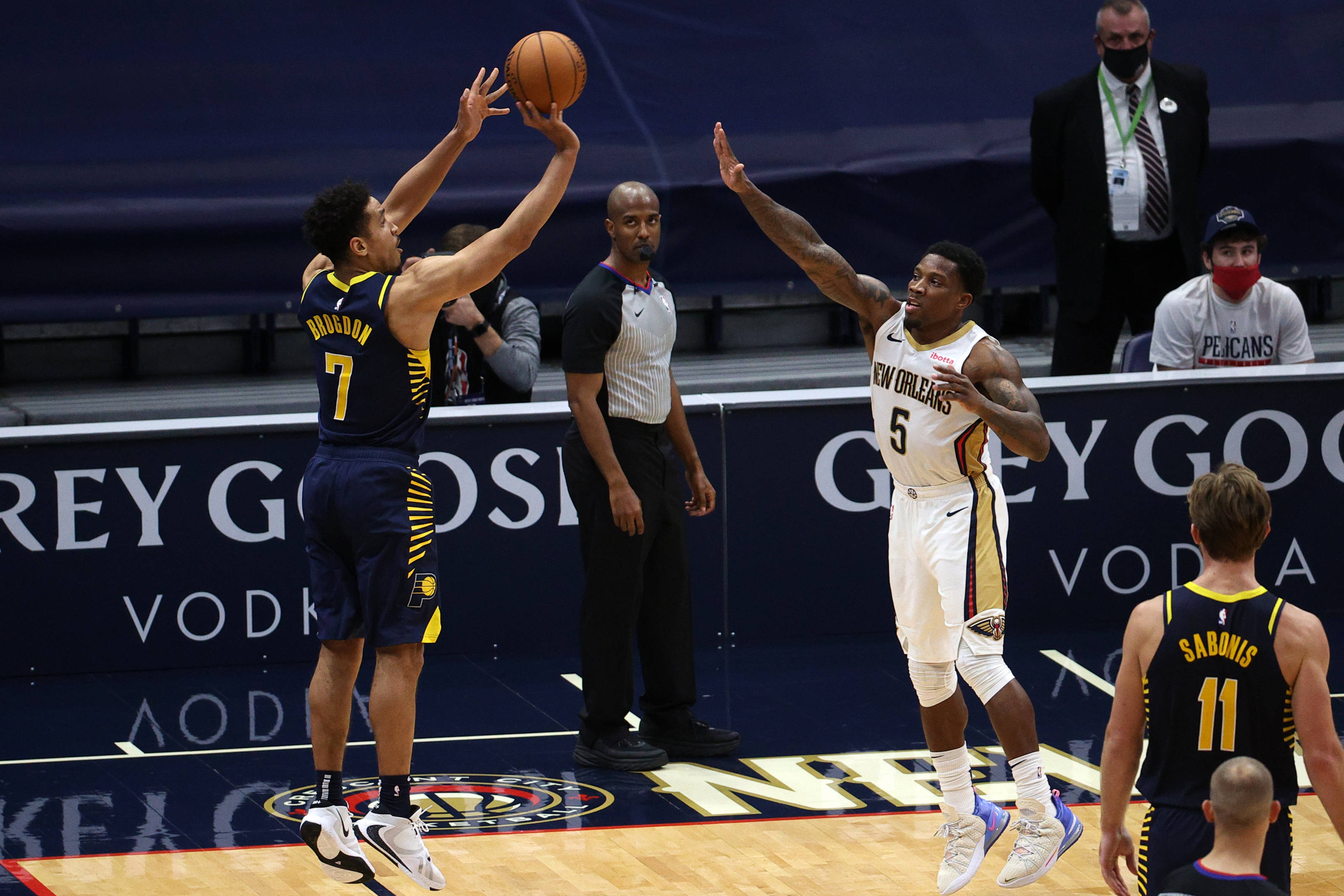Malcolm Brogdon, blue jersey, white jersey, 2K Desktop Wallpaper