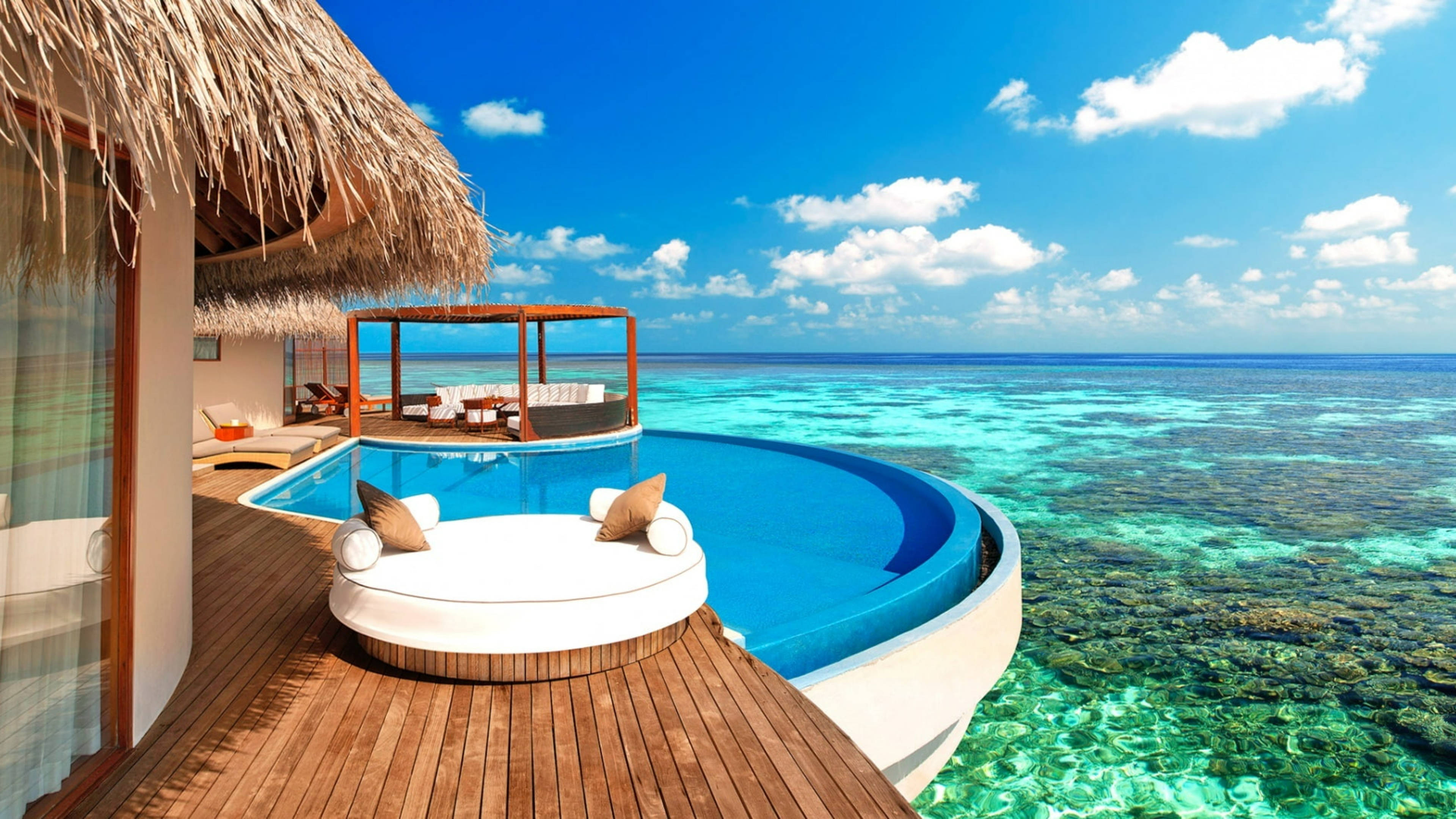 Maldives, overwater villa, infinity pool, 4K Desktop Wallpaper