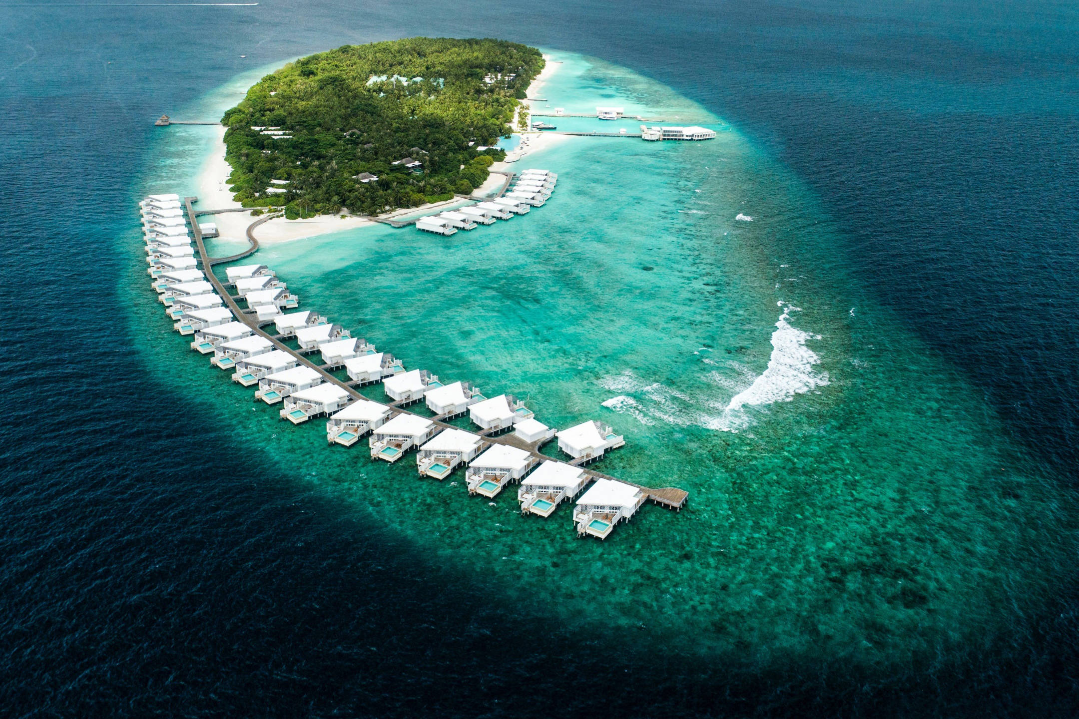 Maldives, tropical island, lush greenery, Full HD Desktop Wallpaper