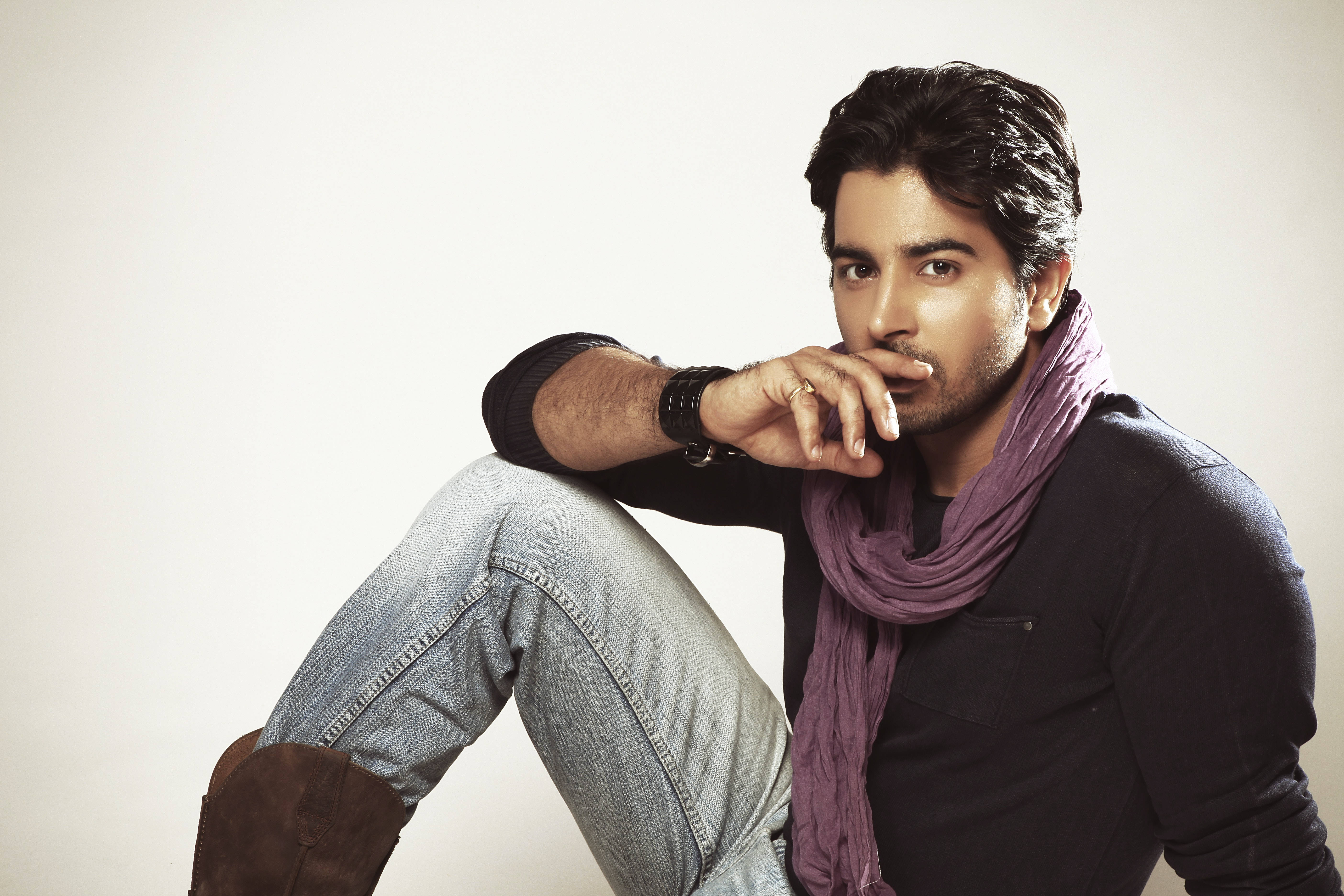male model, purple scarf, dark hair, 5K Desktop Wallpaper