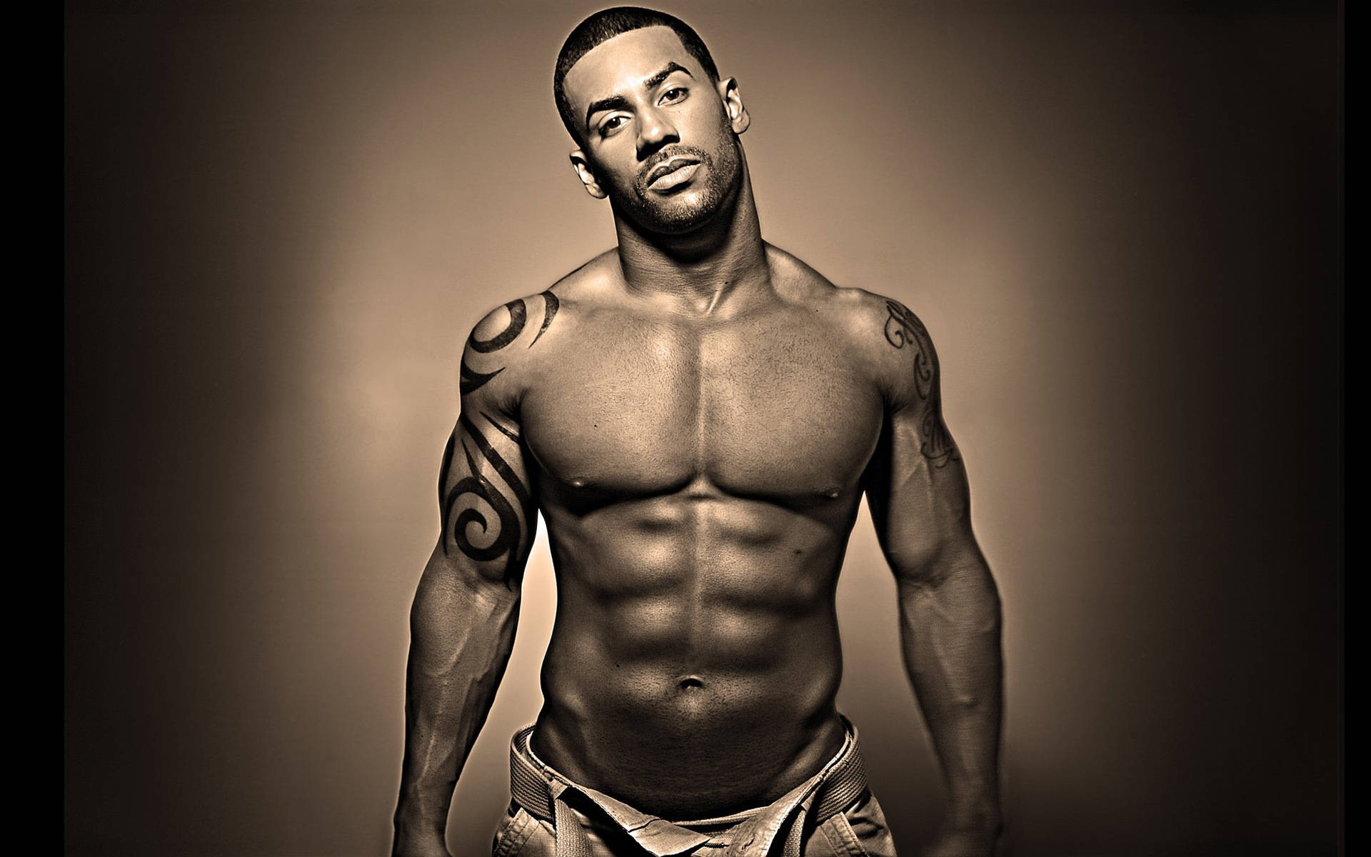 muscular man, tattoos, soft gradient background, Full HD Desktop Wallpaper