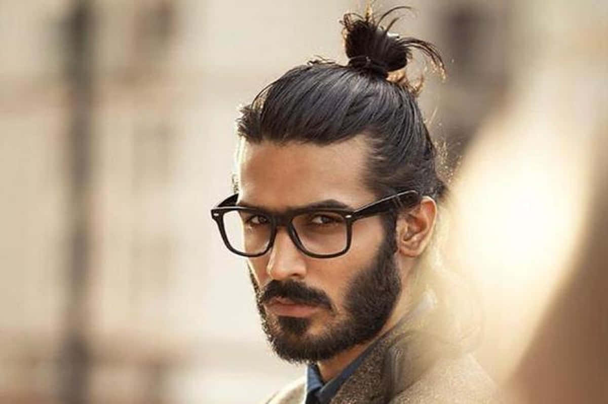 man bun, topknot hairstyle, thick-rimmed glasses, SD Desktop Wallpaper