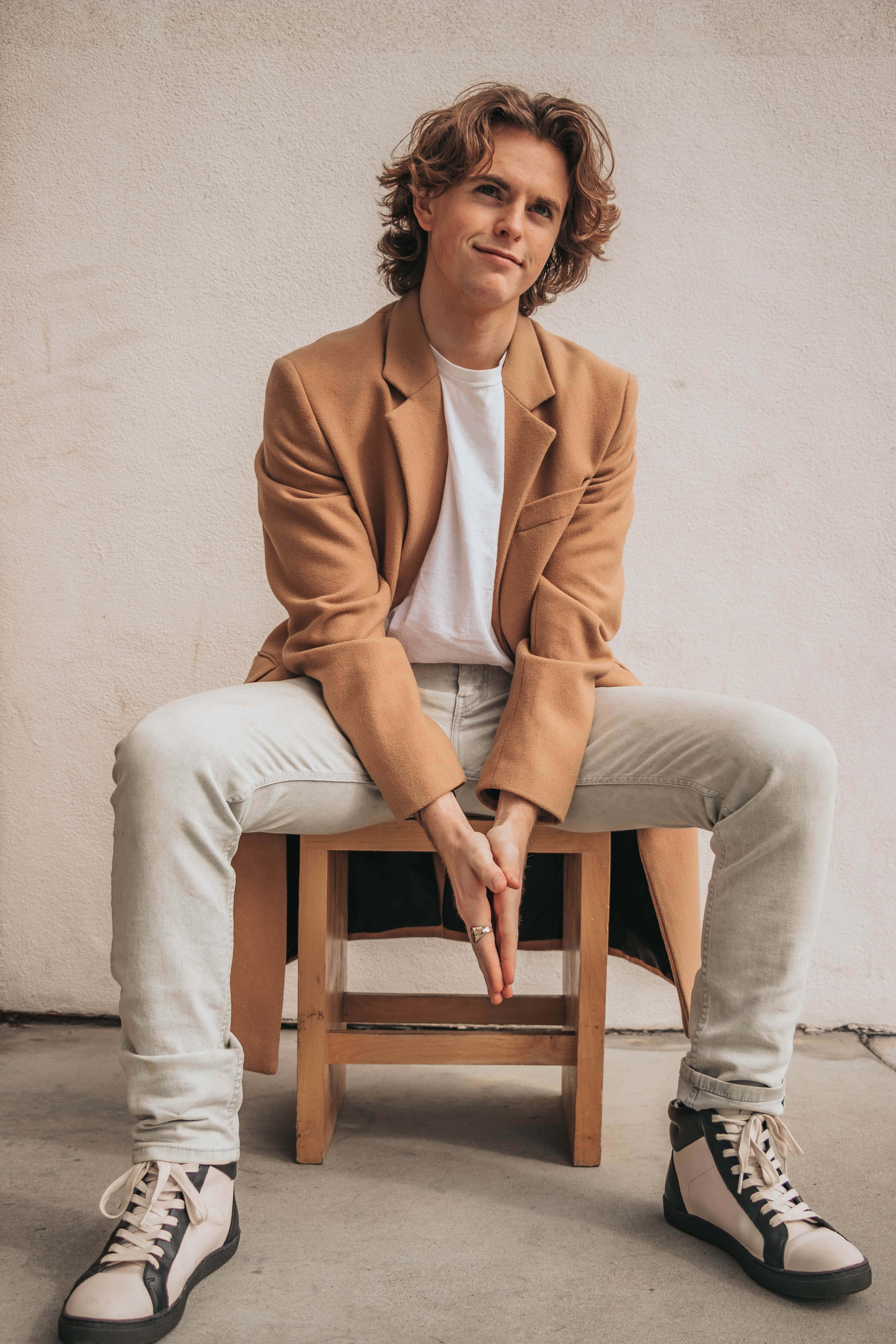 blonde model, tan blazer, white sneakers, 5K Phone Wallpaper