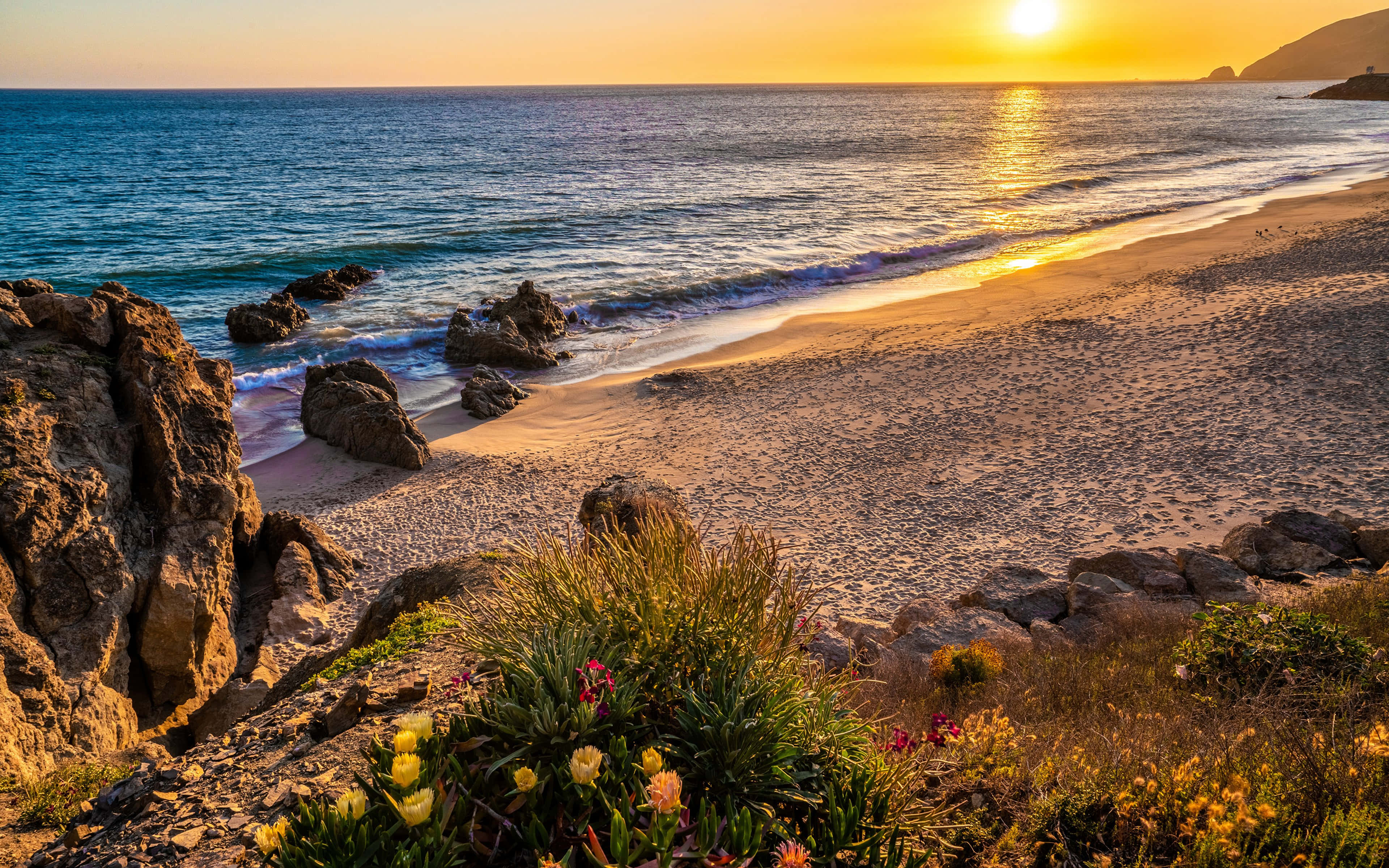 Malibu Beach, sunrise, golden sunset, 4K Desktop Wallpaper