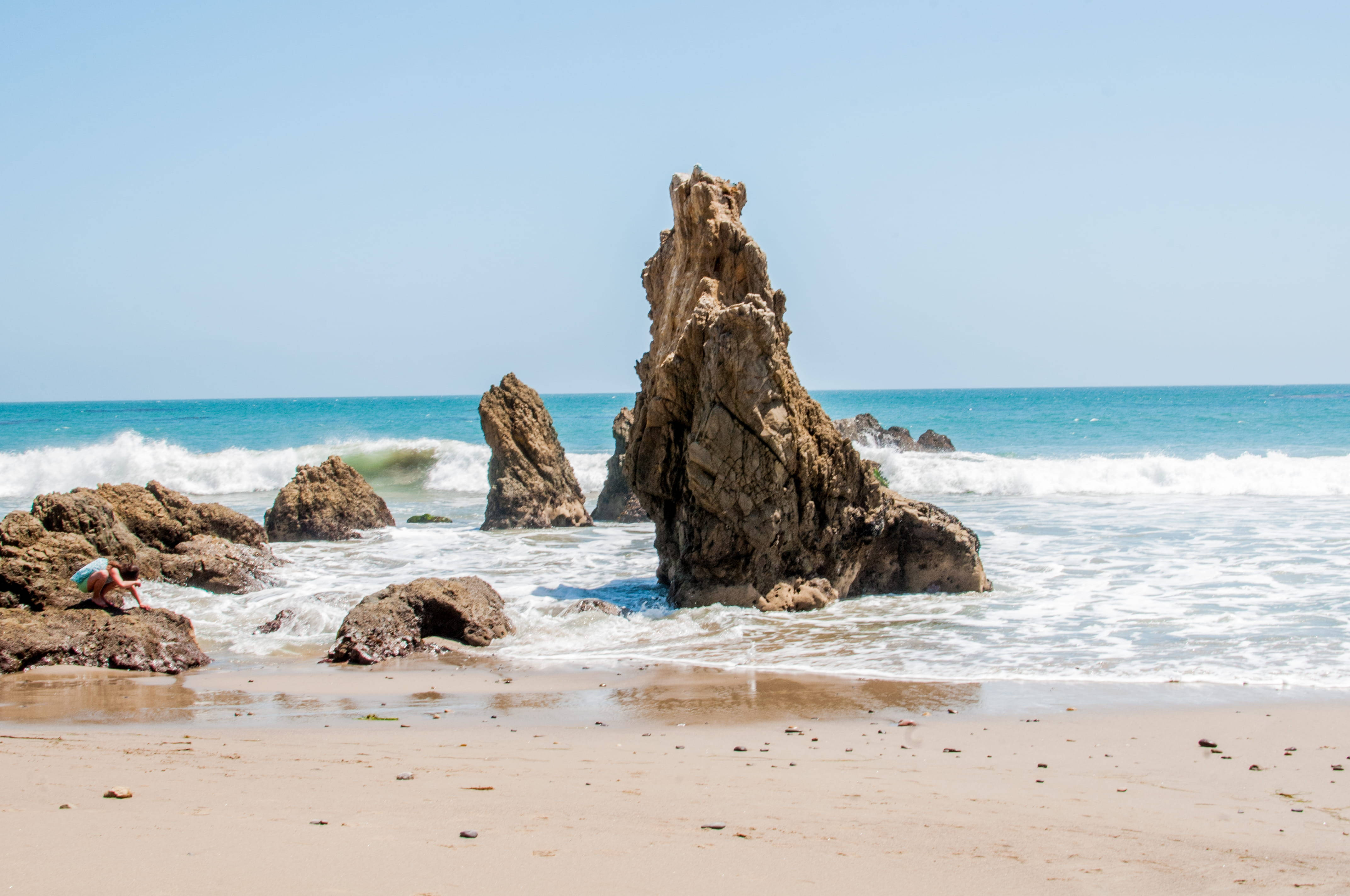 Malibu Beach, rock formations, sea stacks, 4K Desktop Wallpaper