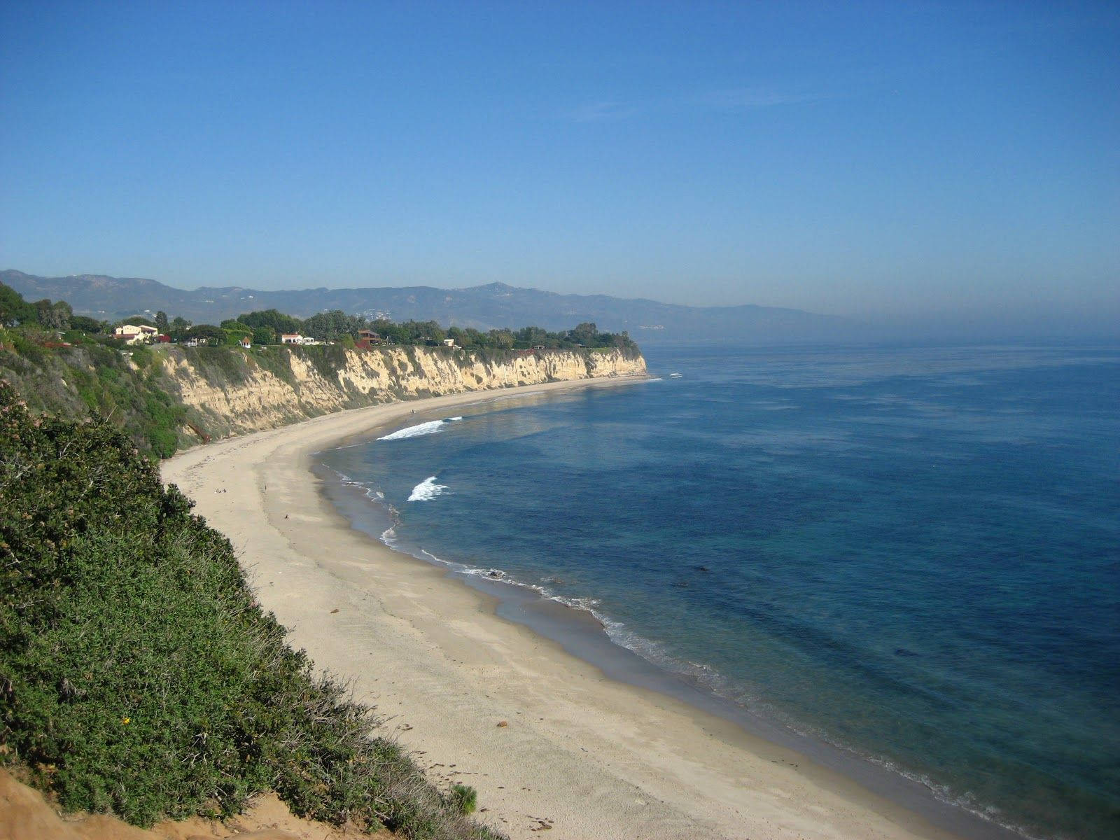Malibu, white sand beach, cliffside, HD Desktop Wallpaper