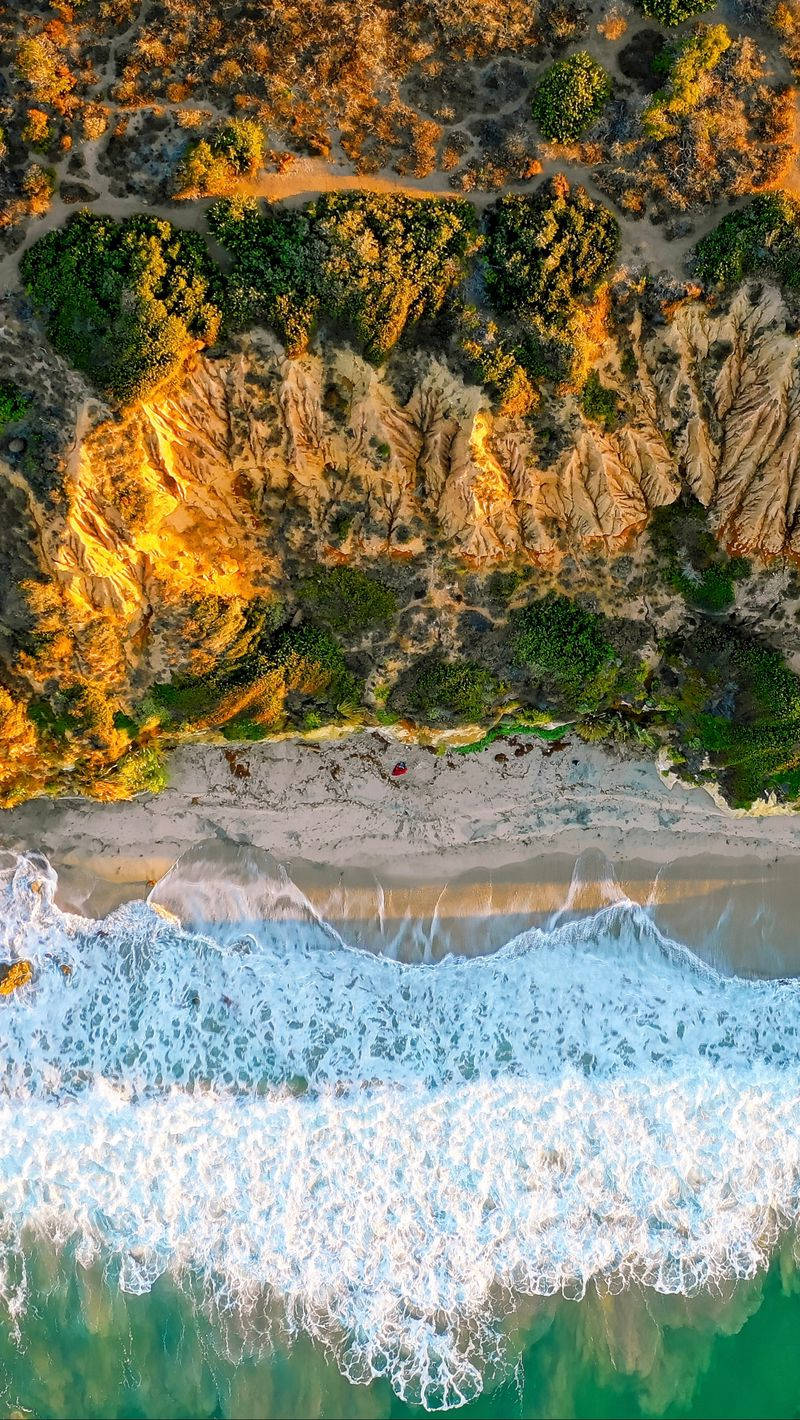 Malibu iPhone, golden cliffs, turquoise ocean waves, HD Phone Wallpaper