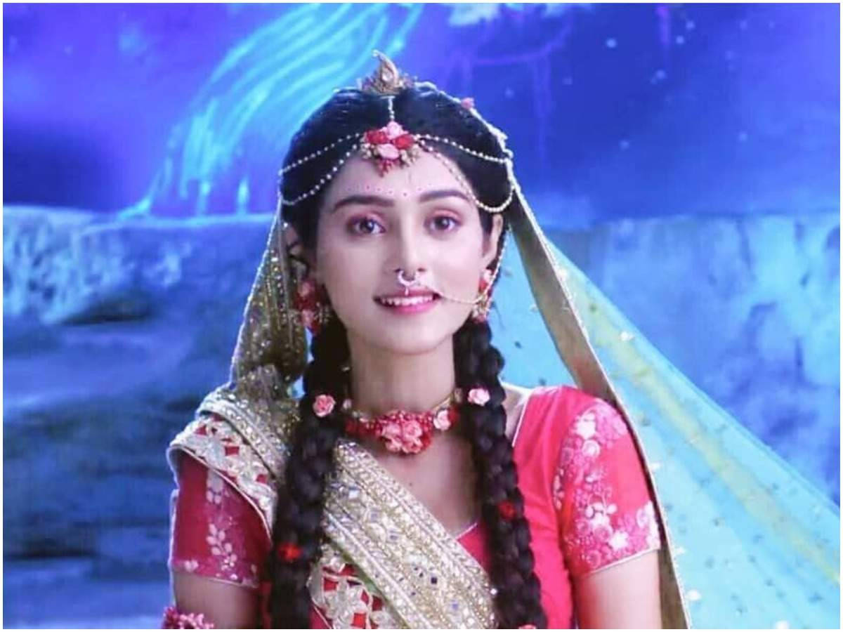 Mallika Singh, long blue veil, red and gold traditional attire, SD Desktop Wallpaper