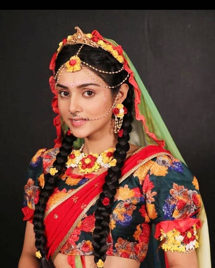 Mallika Singh, vibrant traditional Indian attire, floral patterns, SD Phone Wallpaper