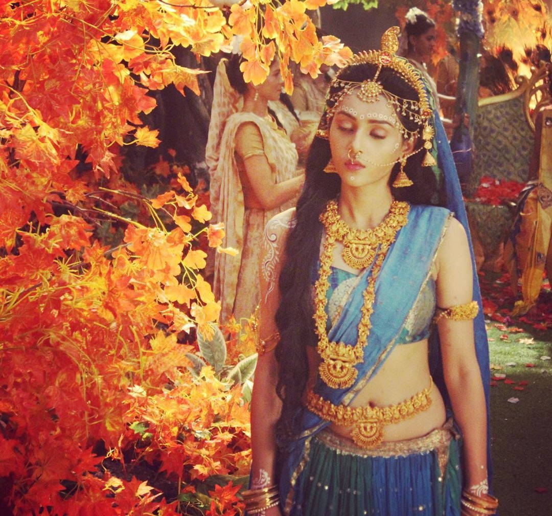 Mallika Singh, blue clothes, closed eyes, SD Desktop Wallpaper