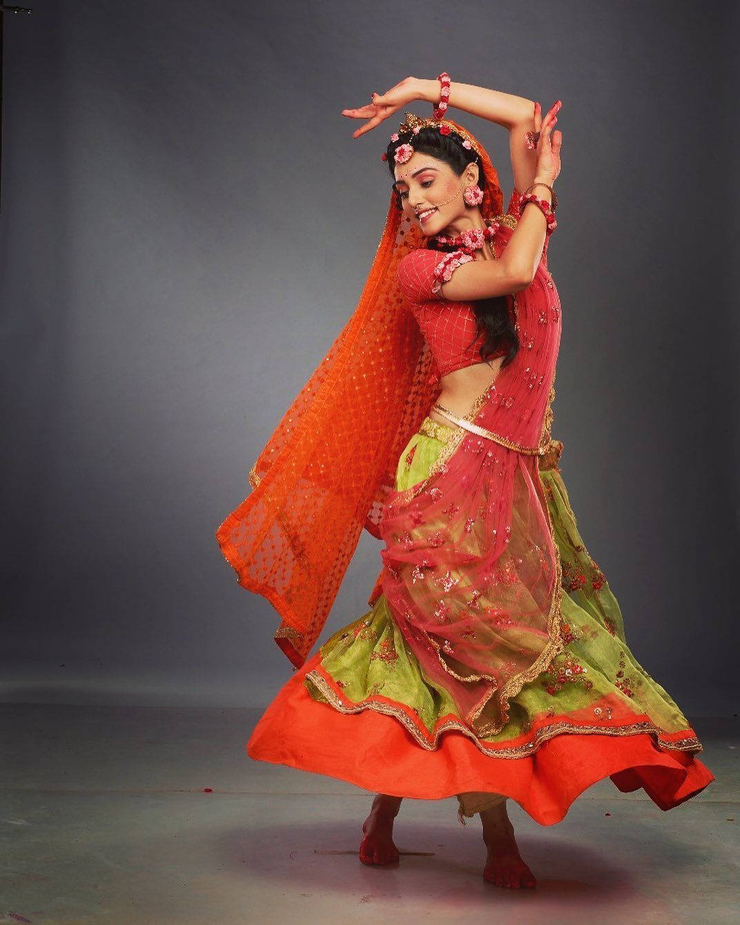 Mallika Singh, red dress, dancing, HD Phone Wallpaper