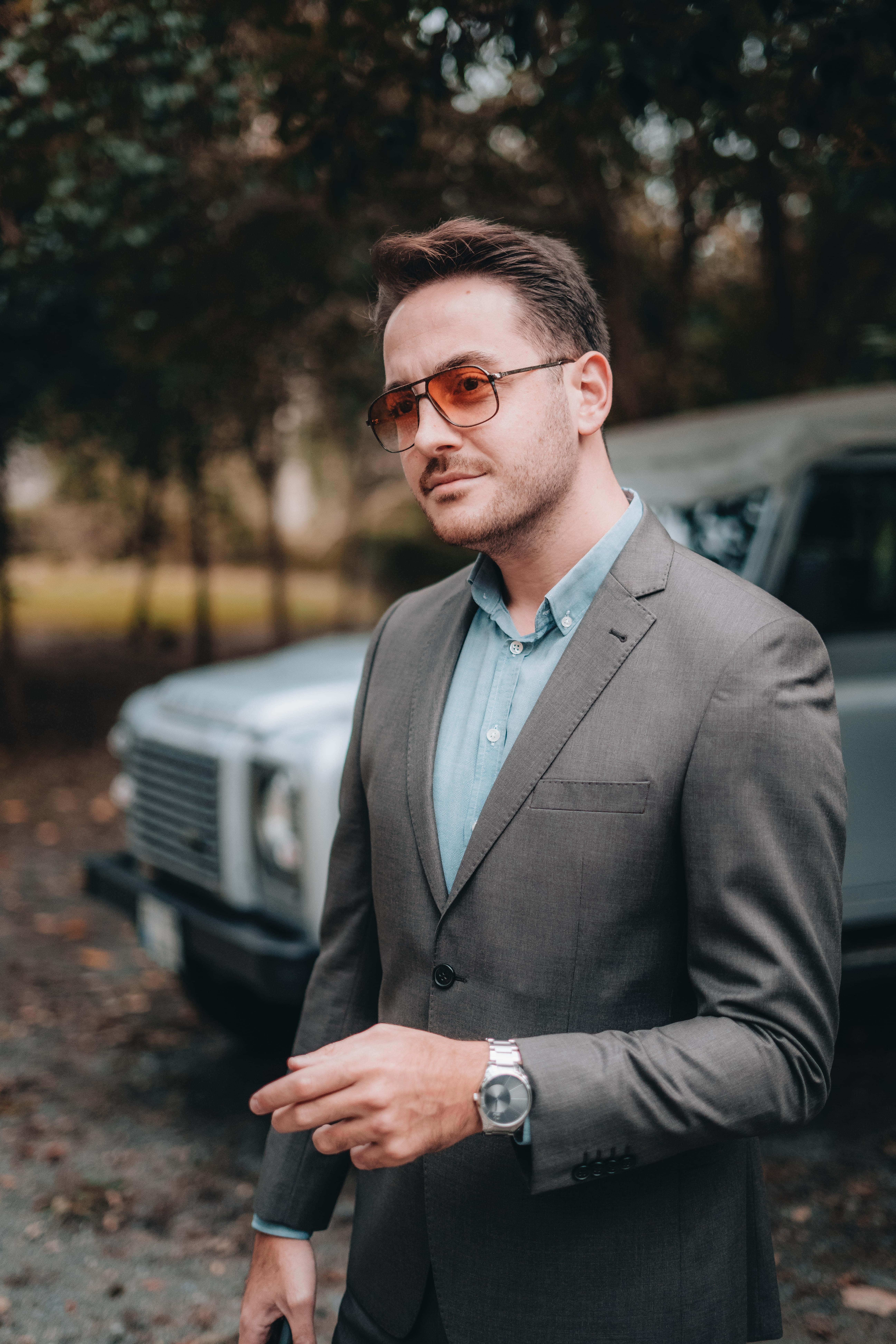 dandy sport coat, gray suit, orange-tinted sunglasses, 8K Phone Wallpaper