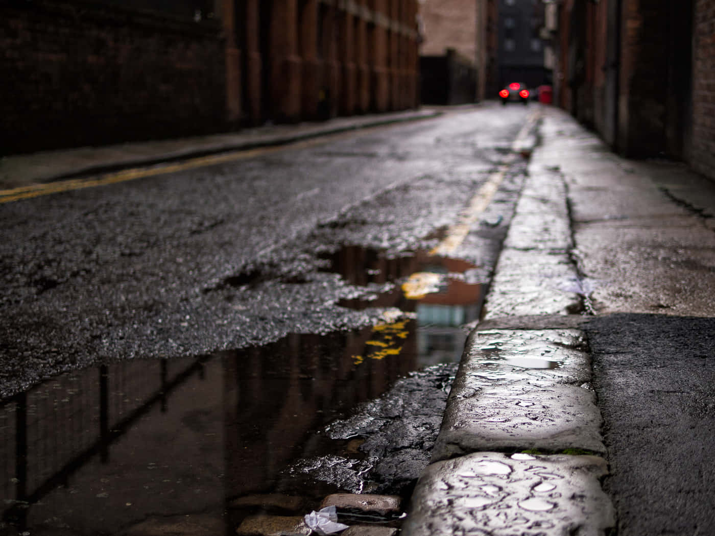 rainy manchester, backstreet, rain-slicked urban alleyway, HD Desktop Wallpaper
