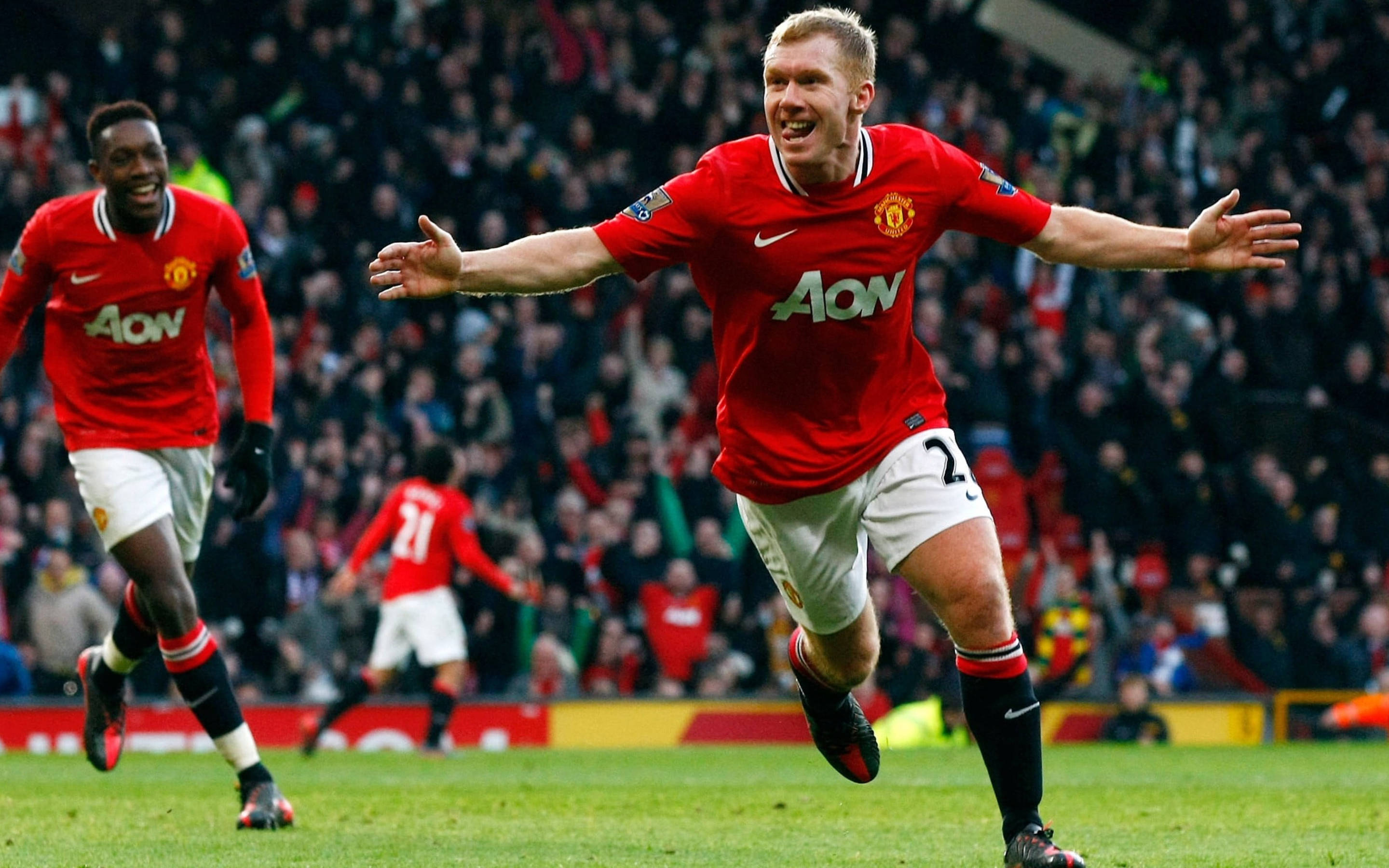 Manchester United, red Manchester United jersey, green pitch, 2K Desktop Wallpaper