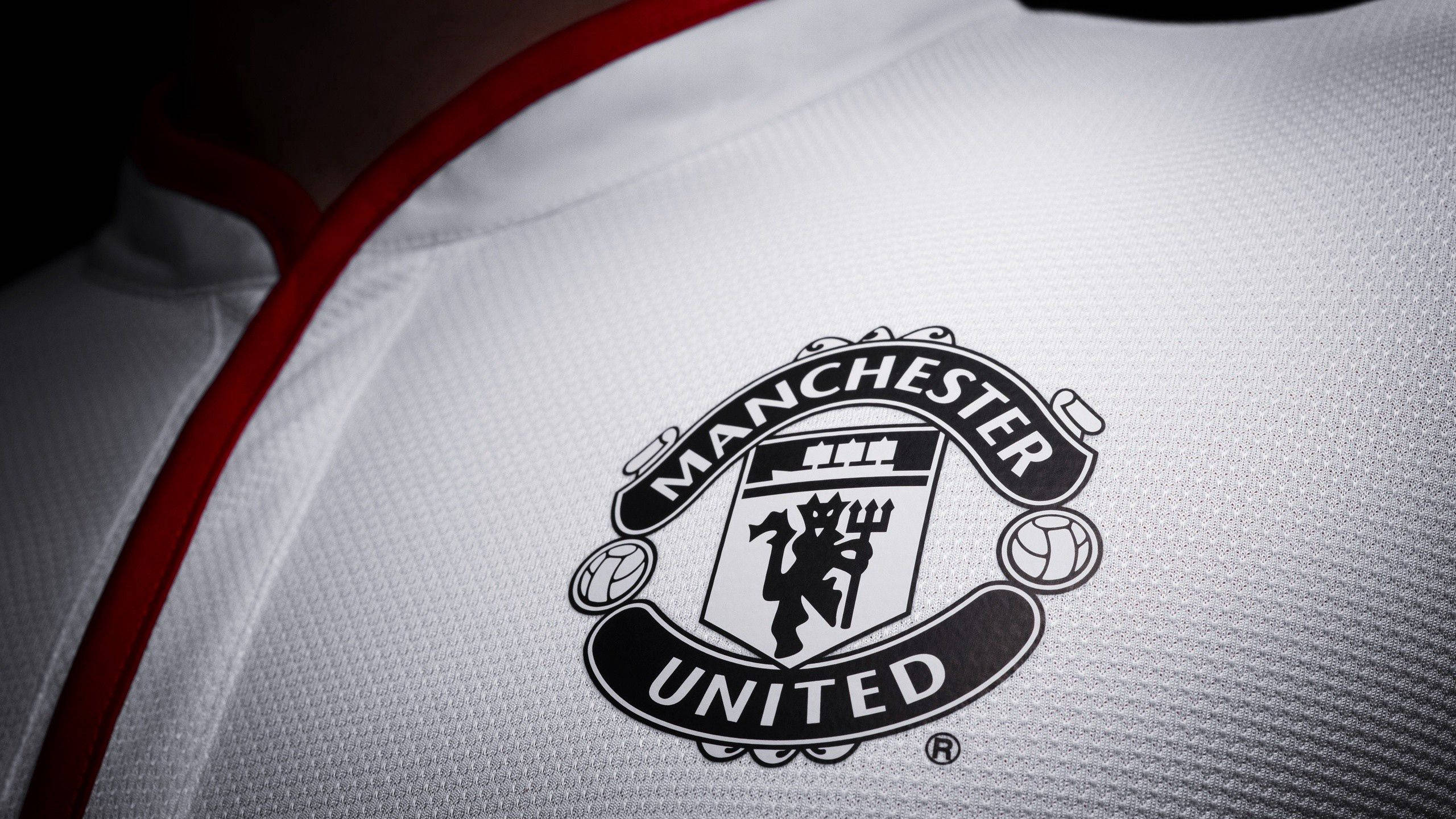 Manchester United, football logo, crest, 2K Desktop Wallpaper