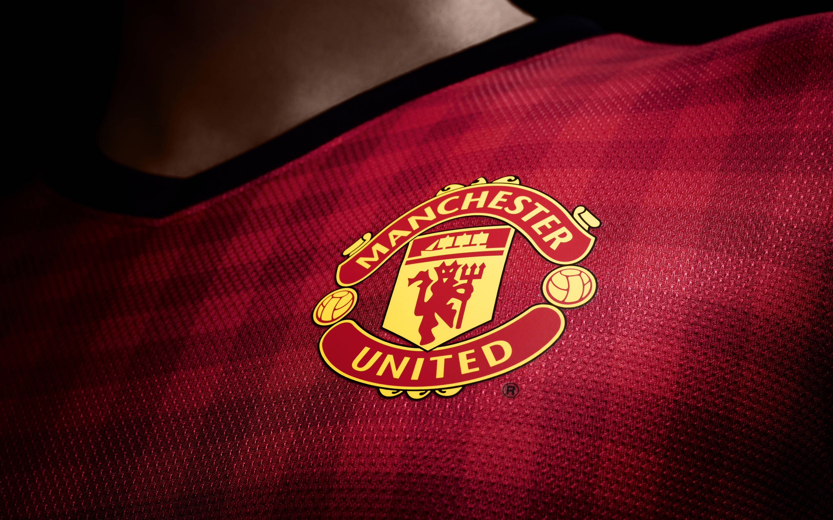 Manchester United, red textured football jersey, Manchester United crest, 2K Desktop Wallpaper