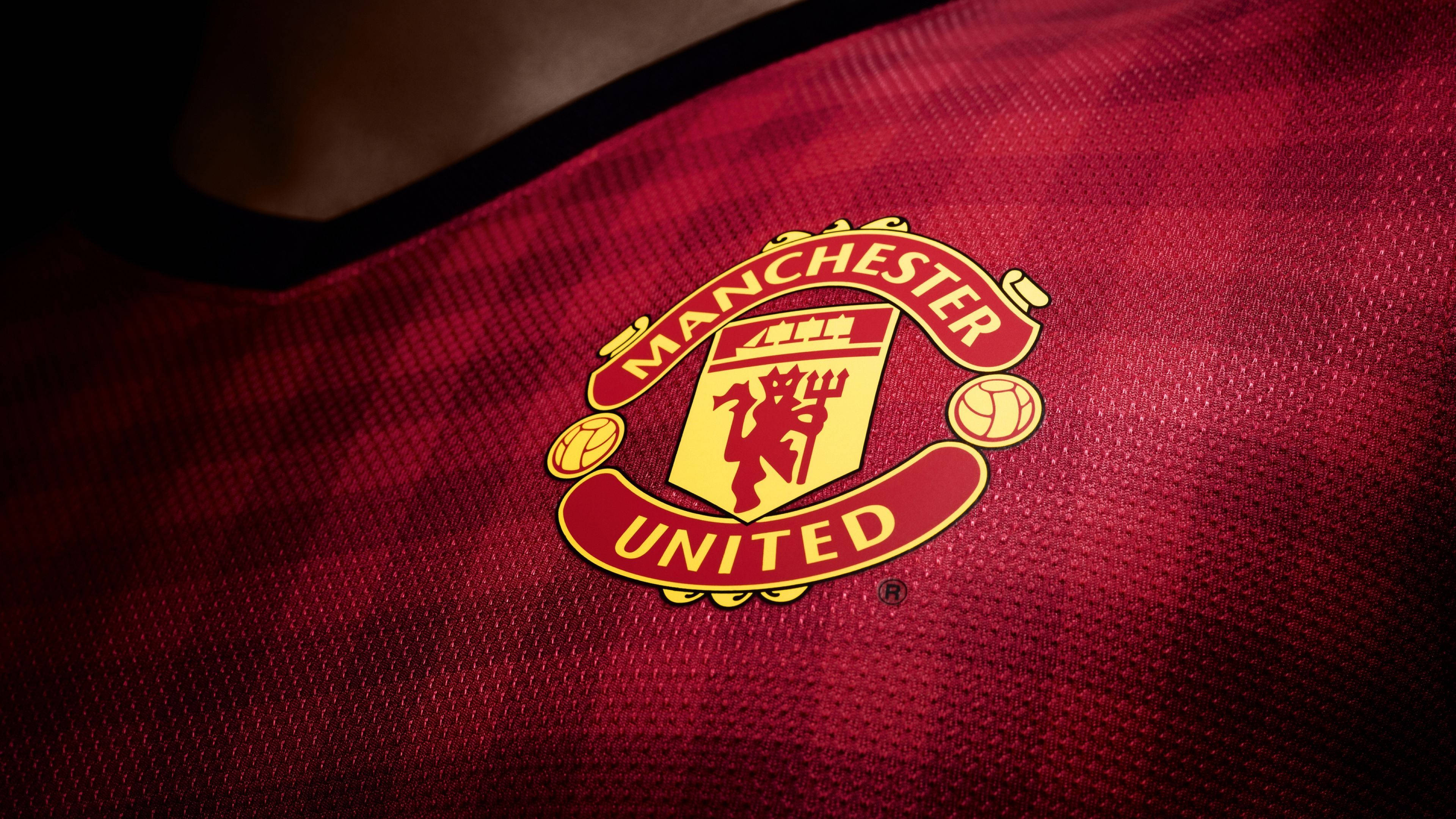 Manchester United, crest, textured red football jersey, 4K Desktop Wallpaper