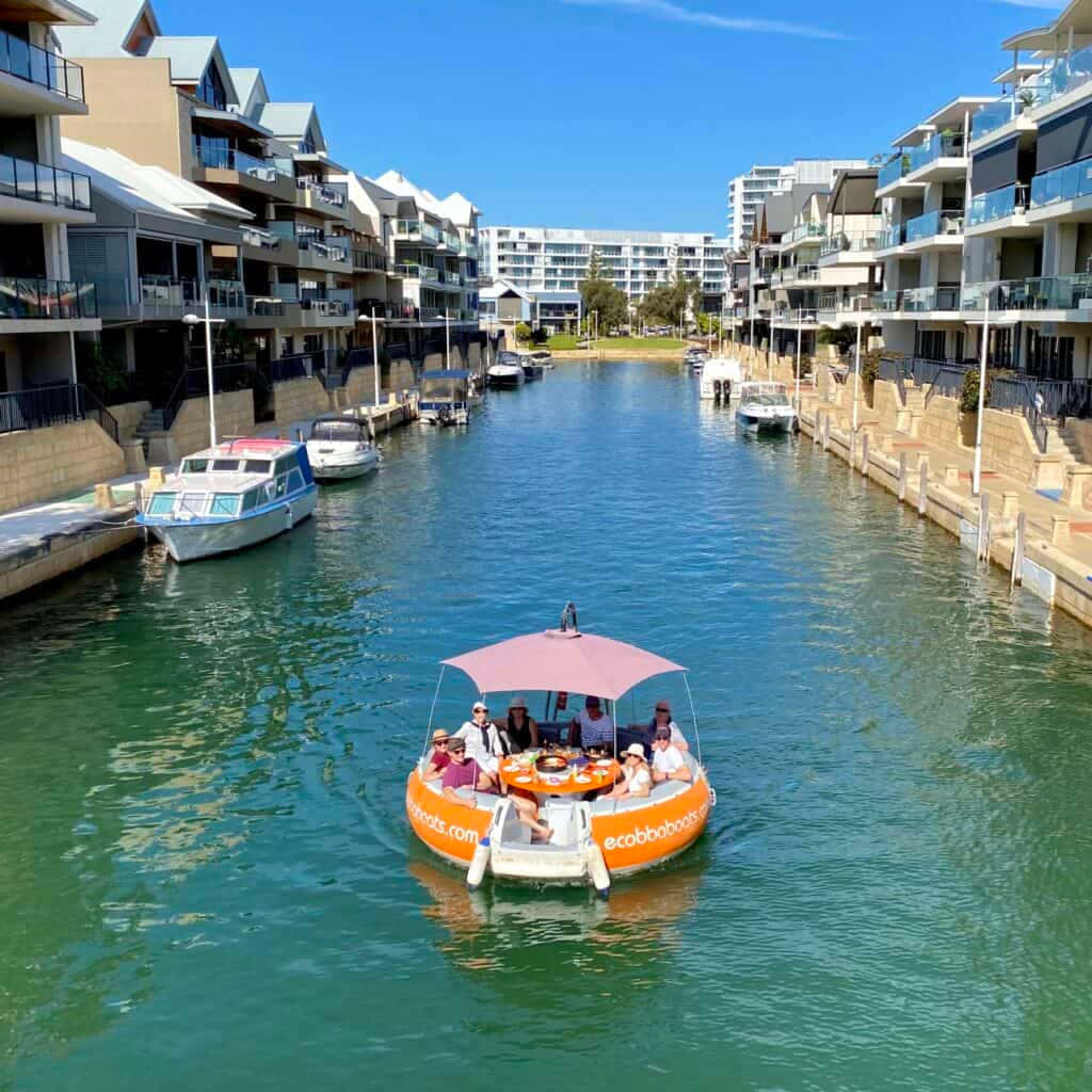 Mandurah, canal cruise experience, bright orange floating restaurant boat, SD Desktop Wallpaper