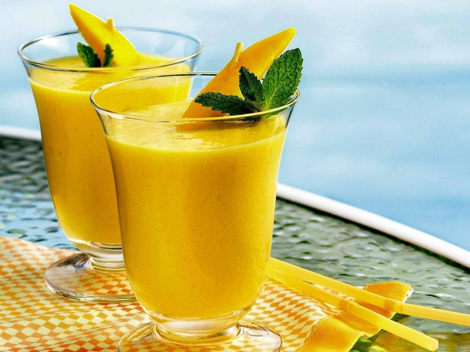 ripe mango fruit shakes, vibrant yellow mango smoothies, mint, HD Desktop Wallpaper