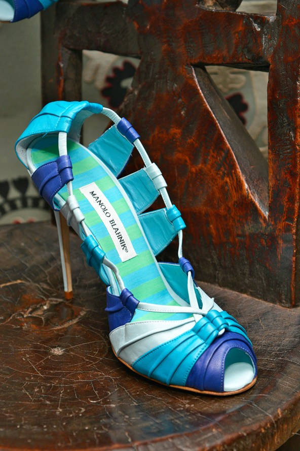 Manolo Blahnik, stiletto, blue, SD Phone Wallpaper