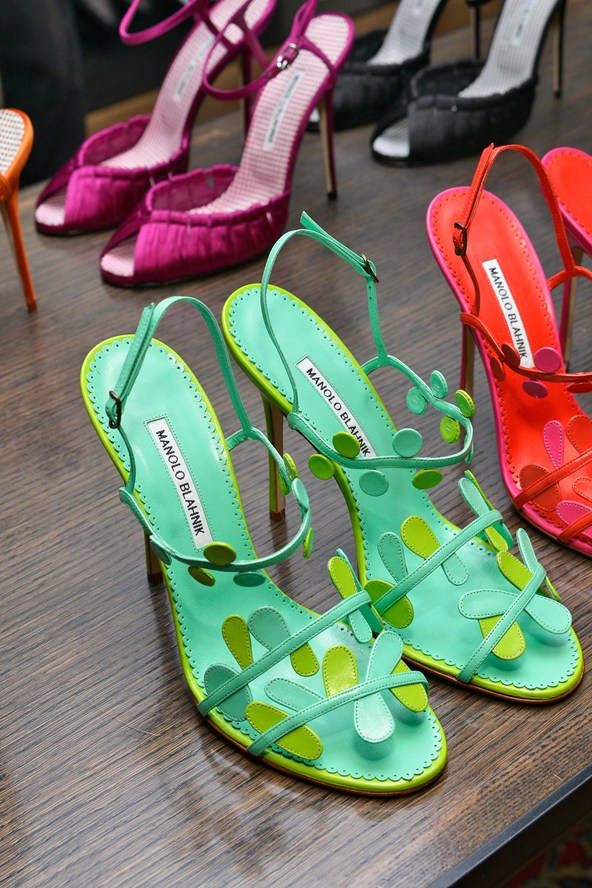 Manolo Blahnik, stilettos, neon green, SD Phone Wallpaper