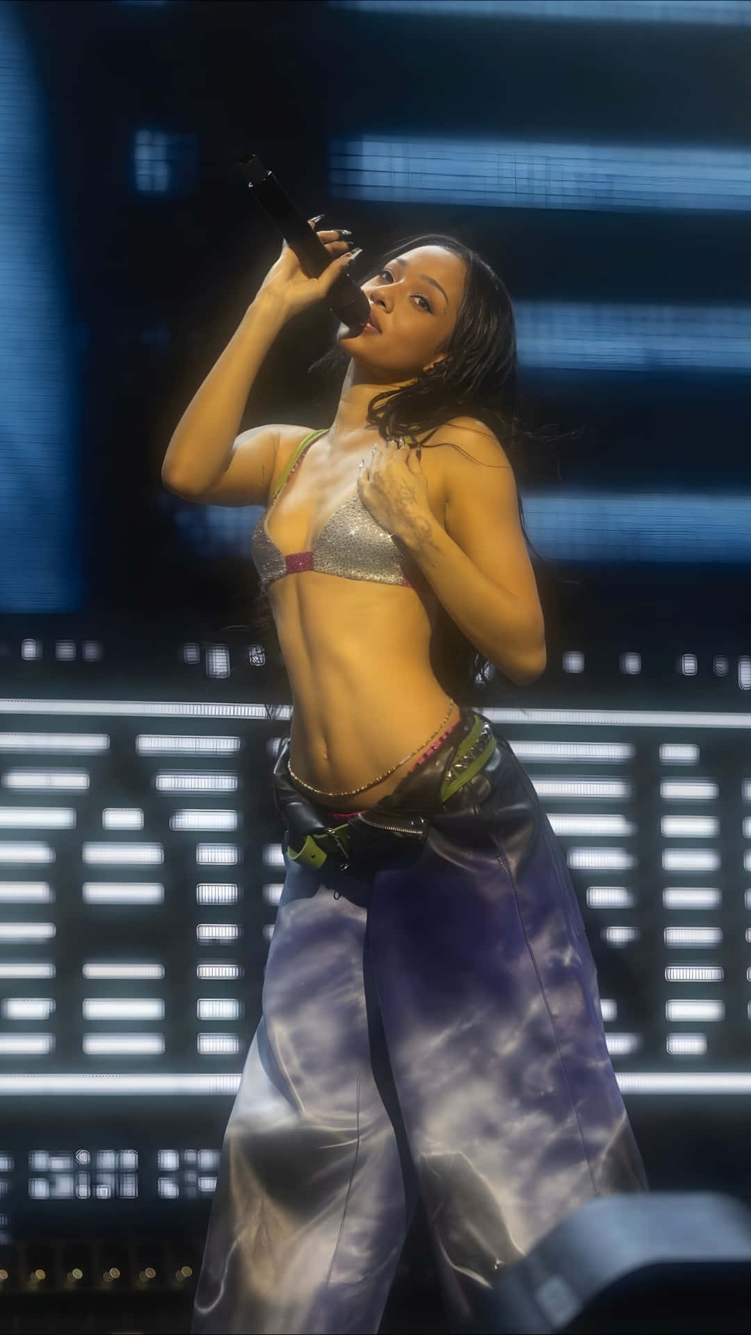 Manon Bannerman, silver bra, cloud-patterned pants, Full HD Phone Wallpaper