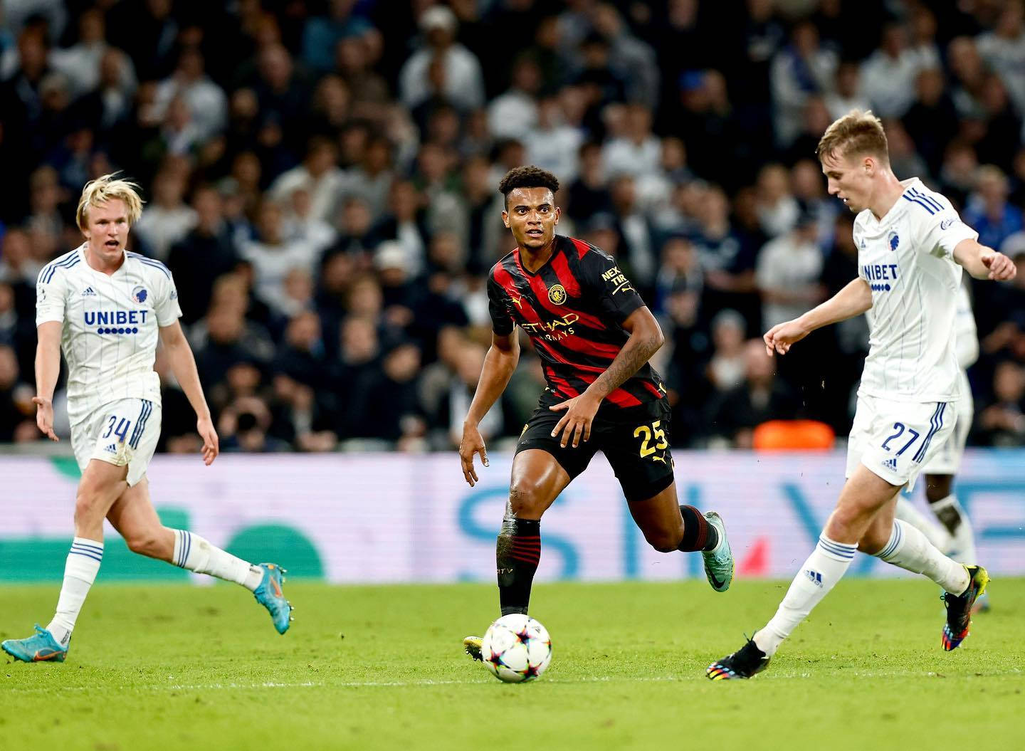 Manuel Akanji, red and black jersey, white jerseys, HD Desktop Wallpaper