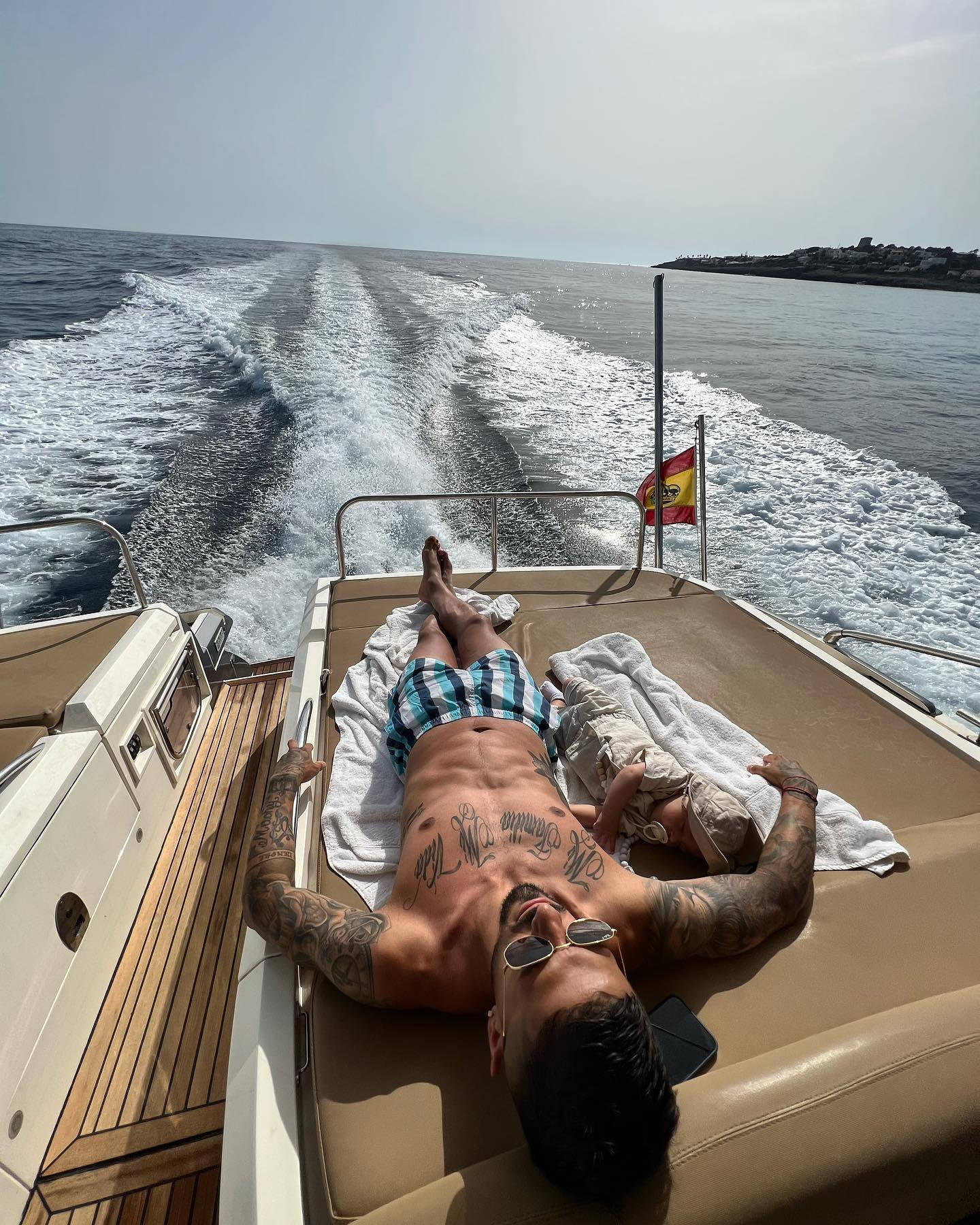 Manuel Lanzini, yacht, sunglasses, HD Phone Wallpaper