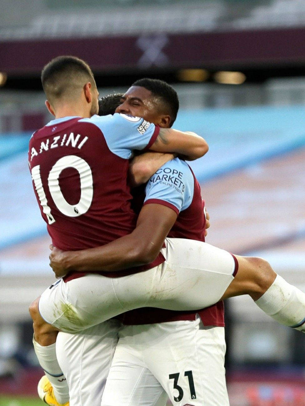 Manuel Lanzini, maroon and light blue kits, stadium pitch, HD Phone Wallpaper