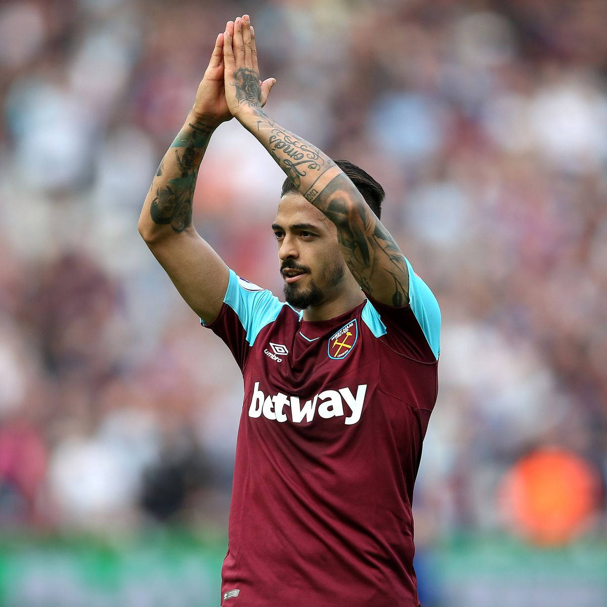 Manuel Lanzini, maroon and light blue jersey, tattooed arms, SD Desktop Wallpaper