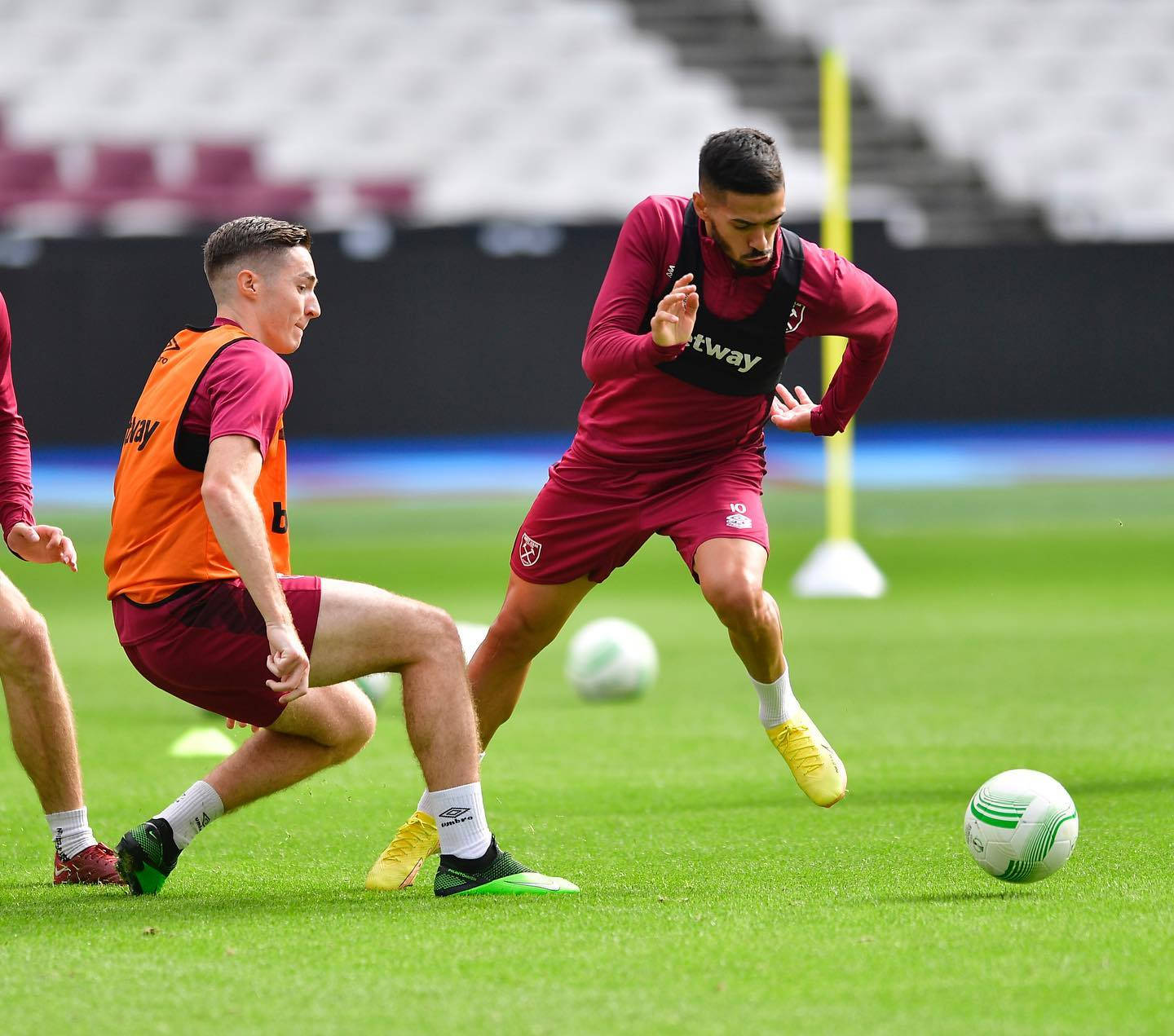 Manuel Lanzini, teammate, maroon kits, HD Desktop Wallpaper