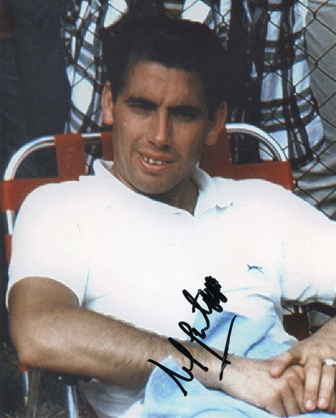 Manuel Santana, white polo shirt, red chair, HD Phone Wallpaper