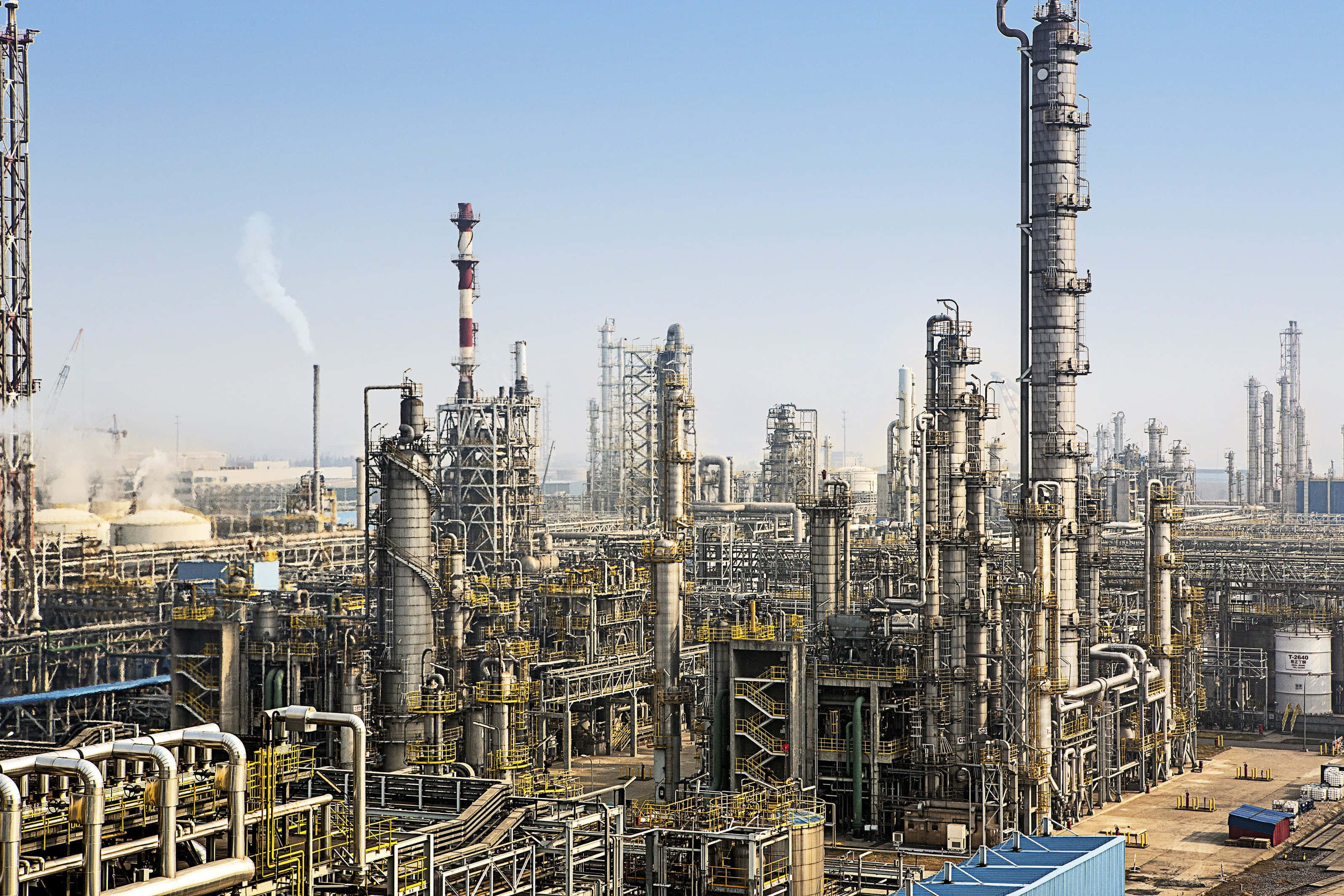 manufacturing, refinery, metal towers, 2K Desktop Wallpaper