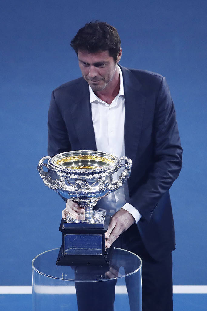 2020 Australian Open, Marat Safin, silver trophy, SD Phone Wallpaper