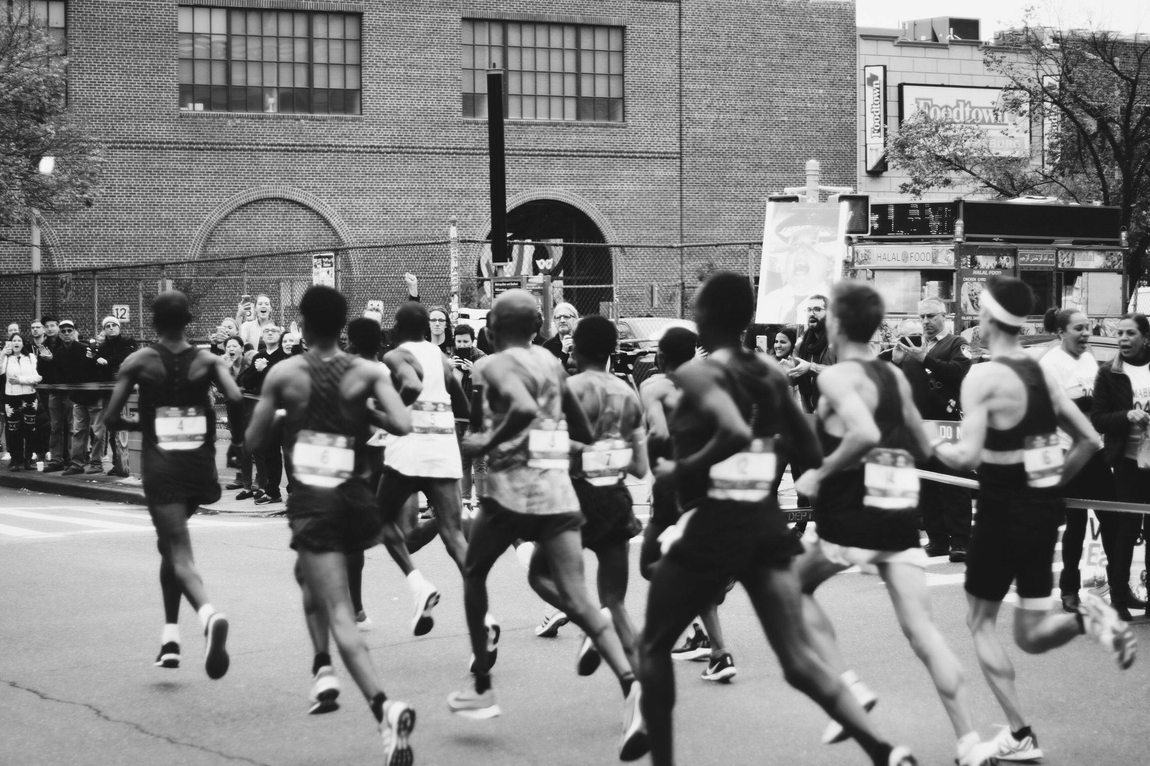 Marathon, city street, spectators, Full HD Desktop Wallpaper