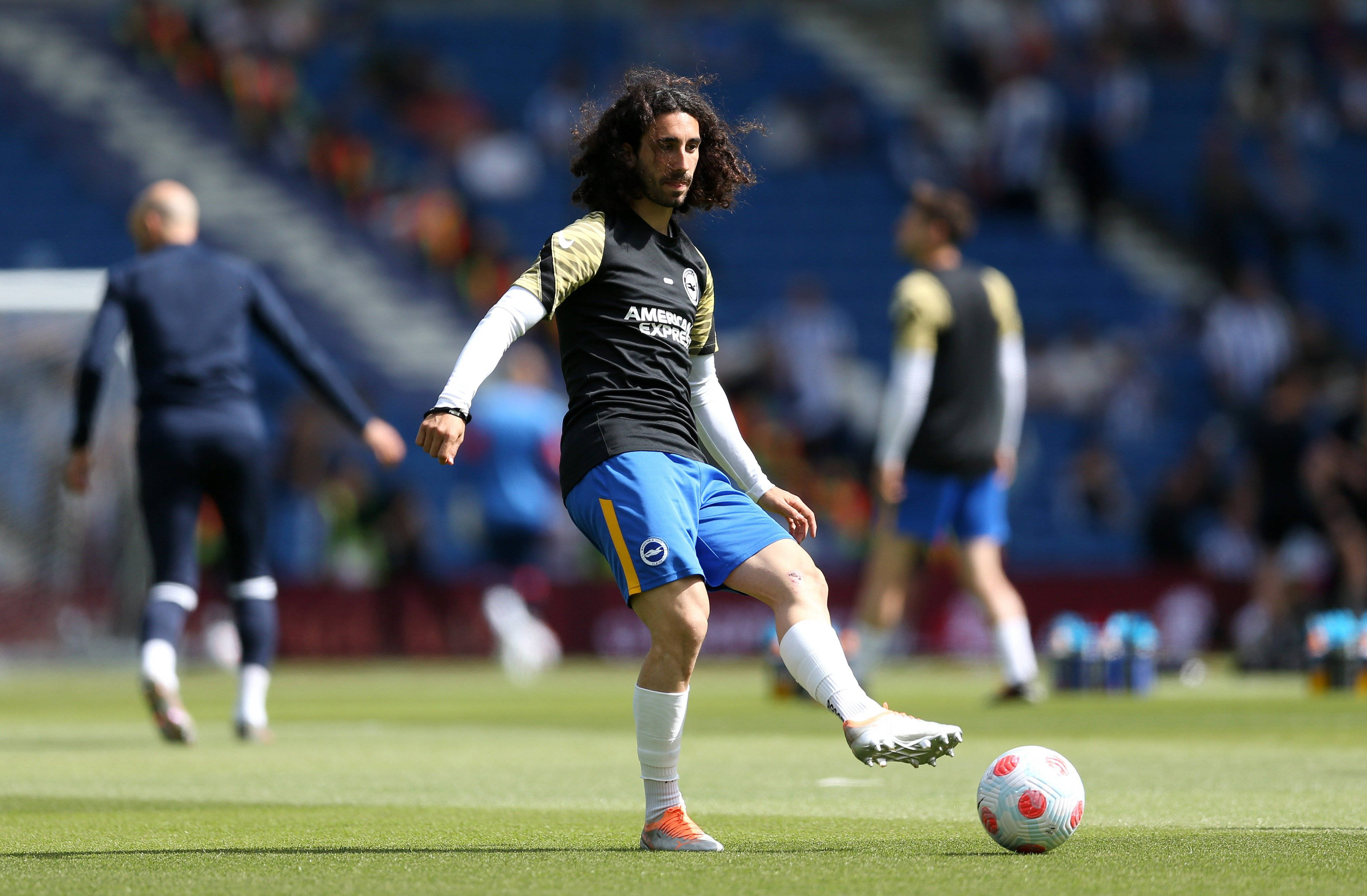 Marc Cucurella, black and gold training kit, white ball, 4K Desktop Wallpaper