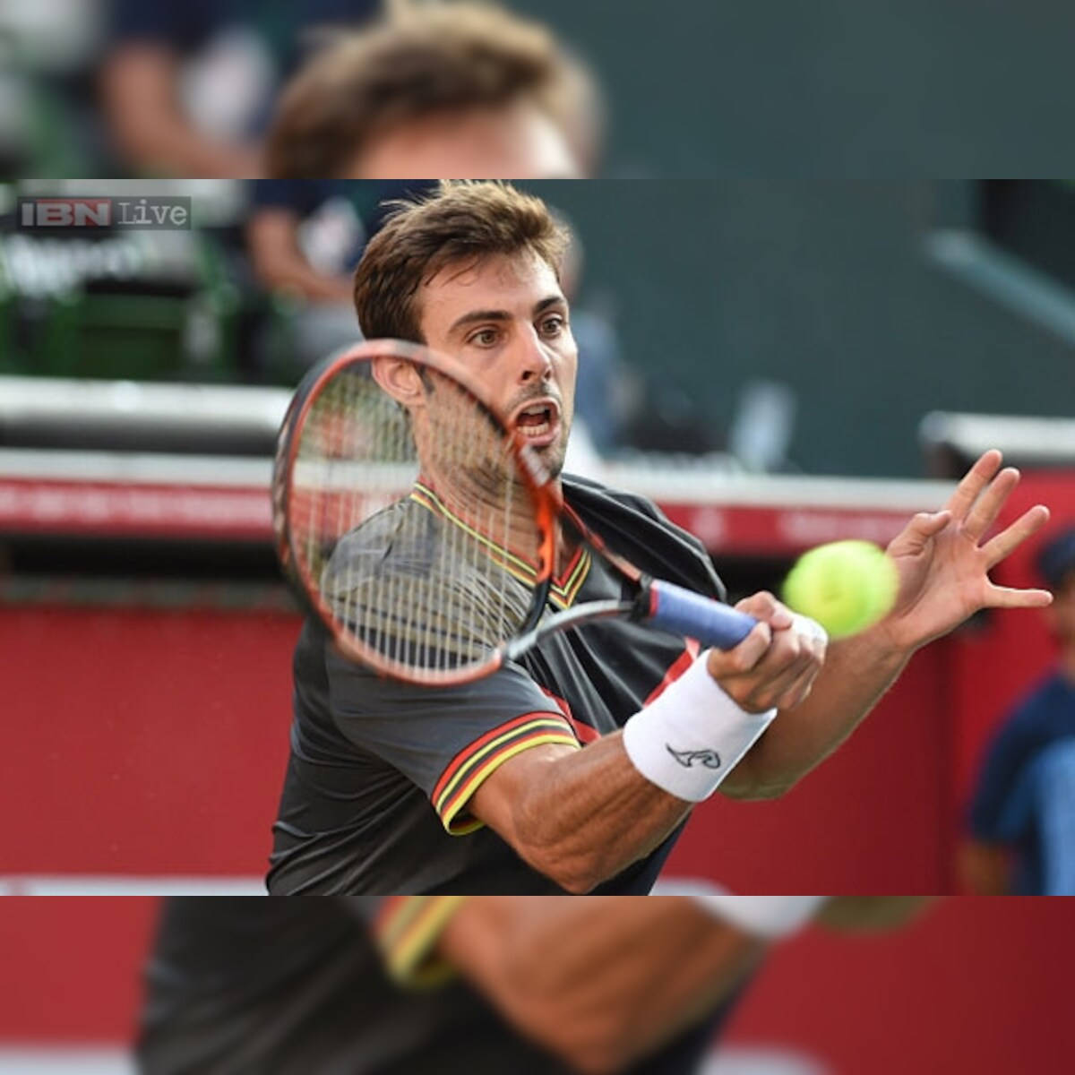 Marcel Granollers, black jersey, bright yellow ball, SD Desktop Wallpaper