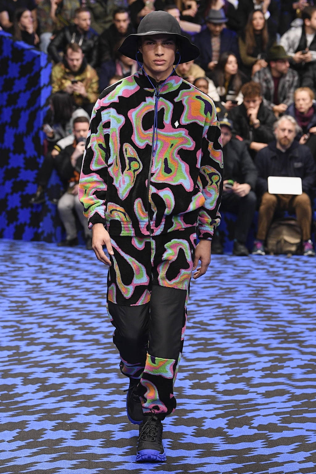 Marcelo Burlon, vibrant psychedelic patterned tracksuit, black bucket hat, HD Phone Wallpaper