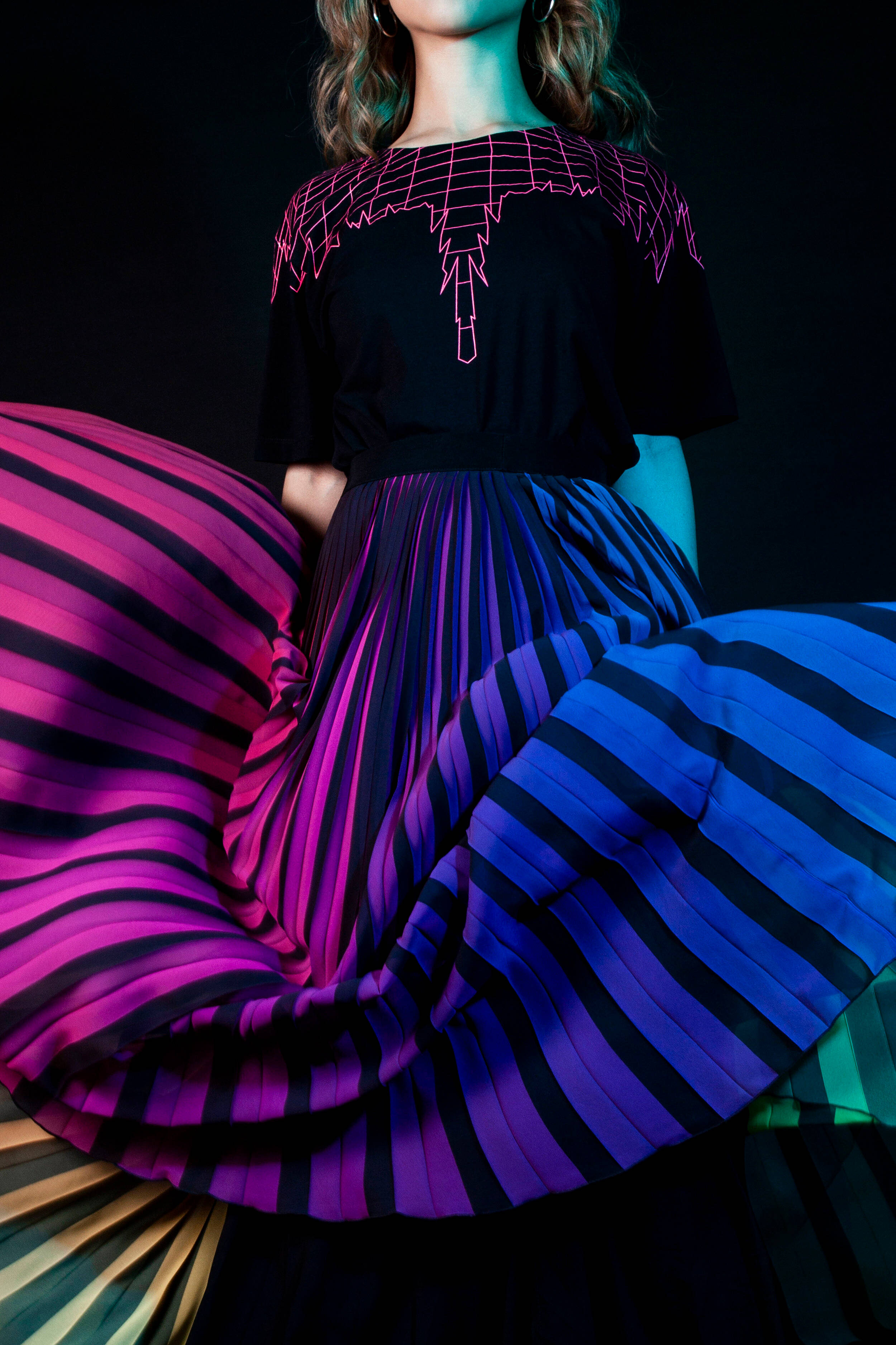 Marcelo Burlon, colorful pleated skirt, magenta blue, 2K Phone Wallpaper