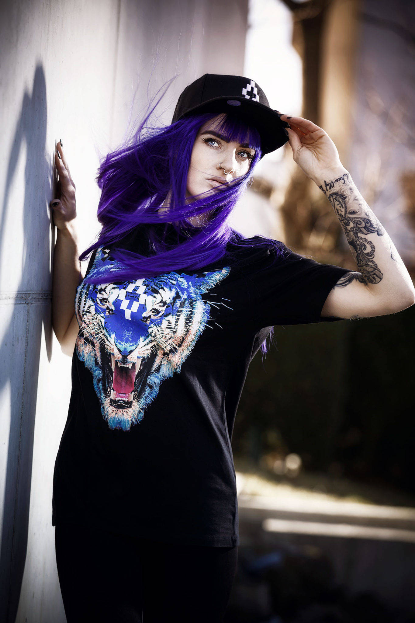 Marcelo Burlon, tiger head shirt, vibrant purple hair, Full HD Phone Wallpaper