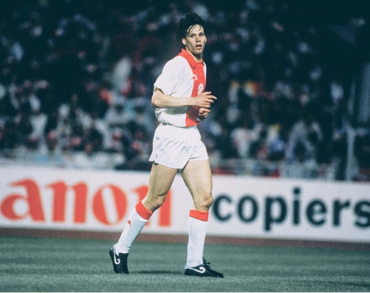 Marco Van Basten, white and orange kit, grass field, HD Desktop Wallpaper