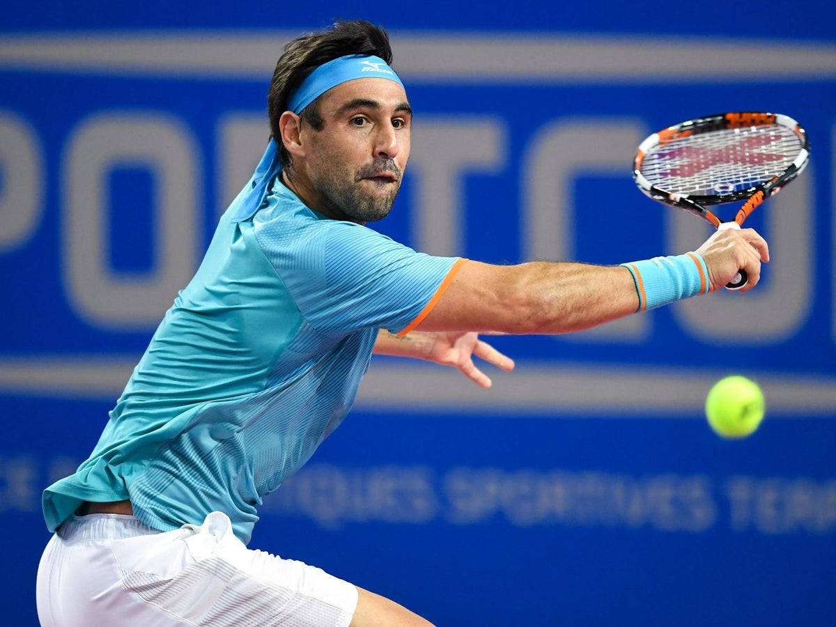 Marcos Baghdatis, blue shirt, white shorts, SD Desktop Wallpaper