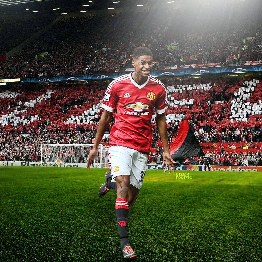 Marcus Rashford, red Manchester United jersey, vibrant green pitch, SD Desktop Wallpaper