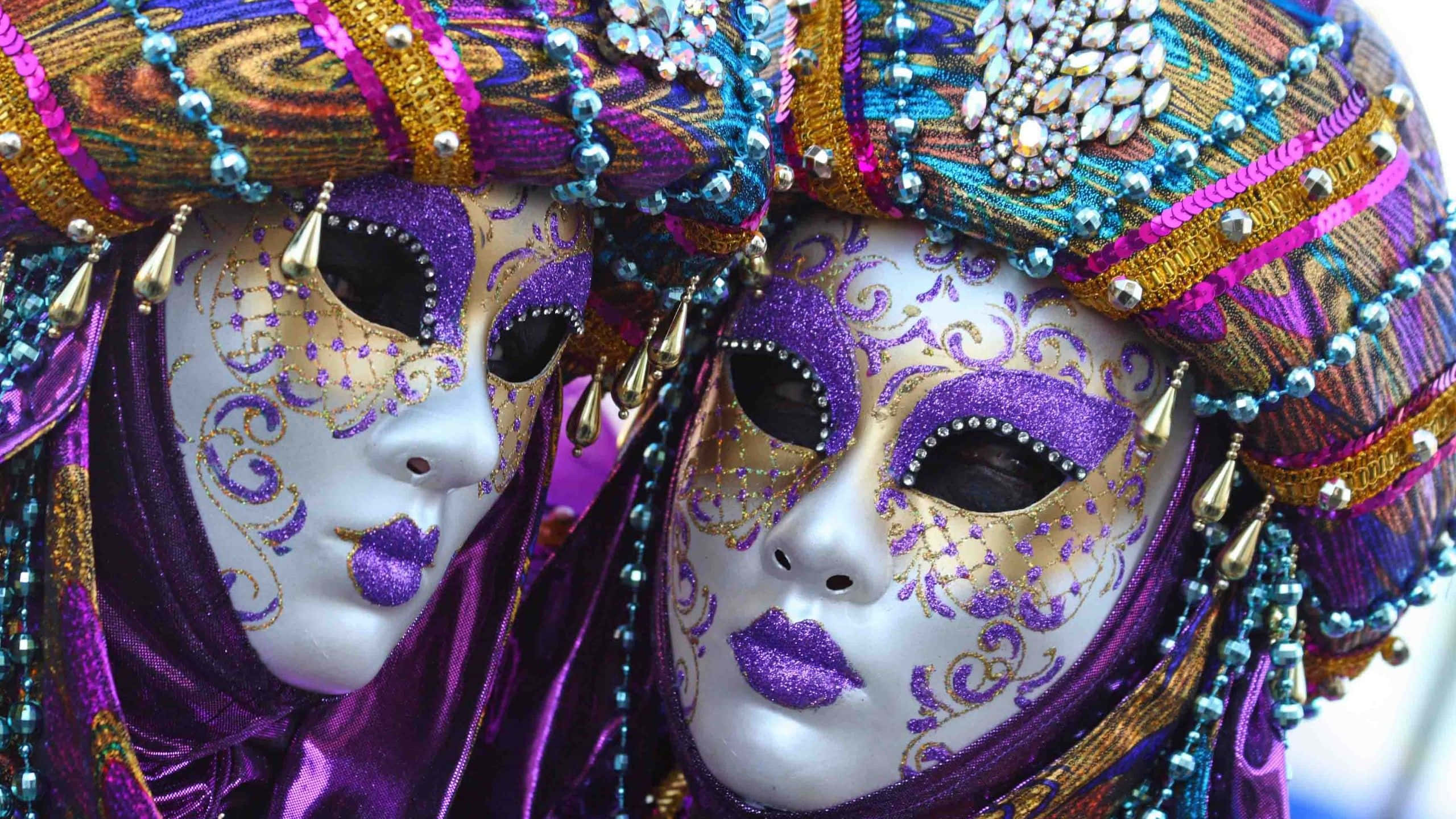 Venetian masks, purple gold beads, glittering jewels, 2K Desktop Wallpaper