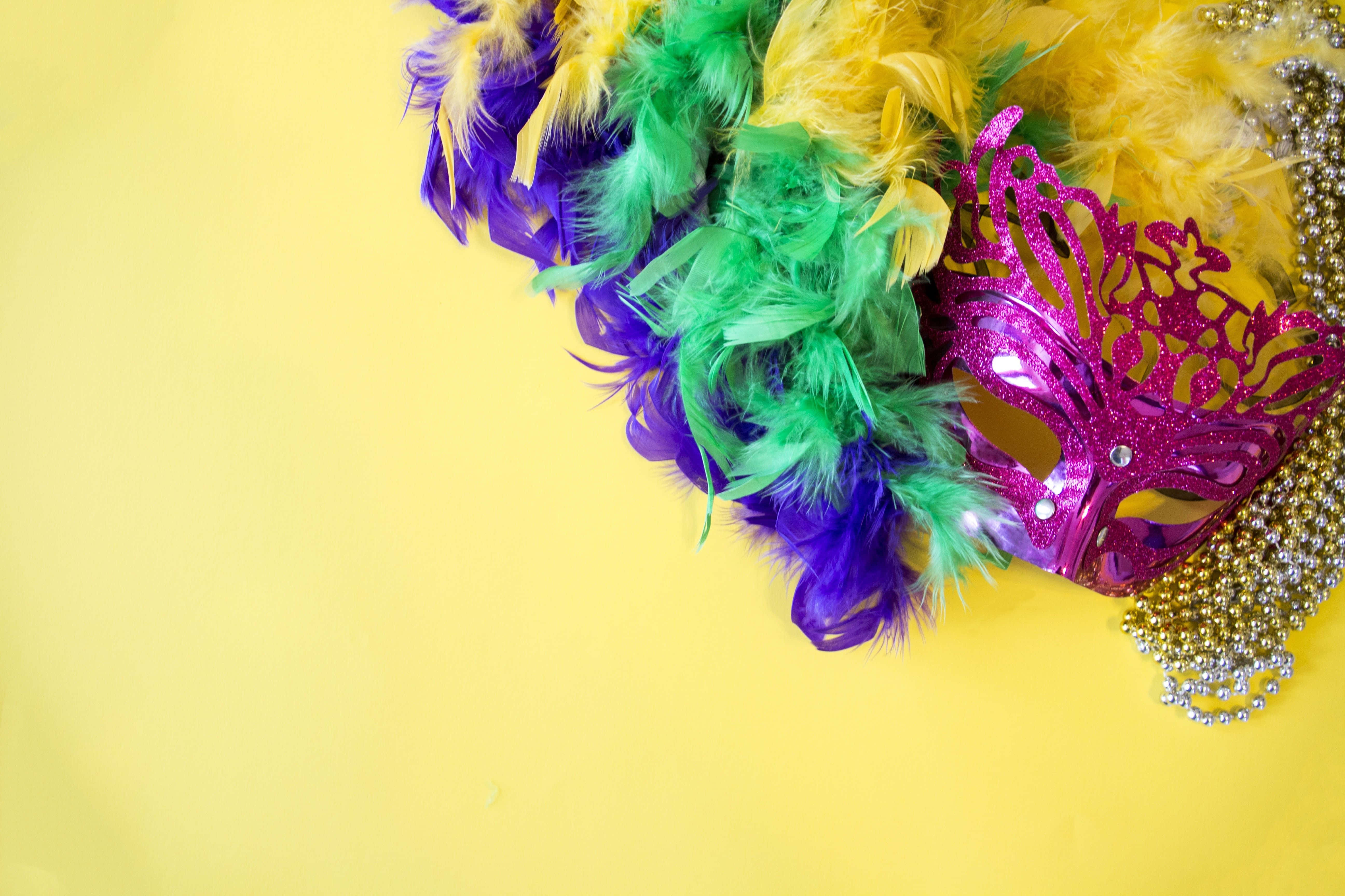 Mardi Gras, Pastel Yellow, glittering pink masquerade mask, 5K Desktop Wallpaper