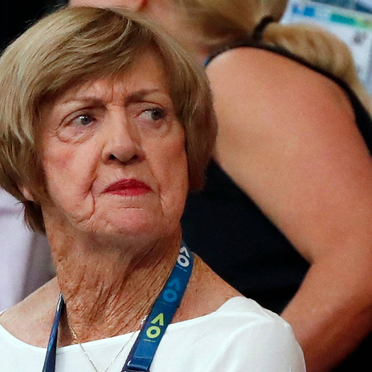 Margaret Court, blue lanyard, short blonde hair, SD Desktop Wallpaper