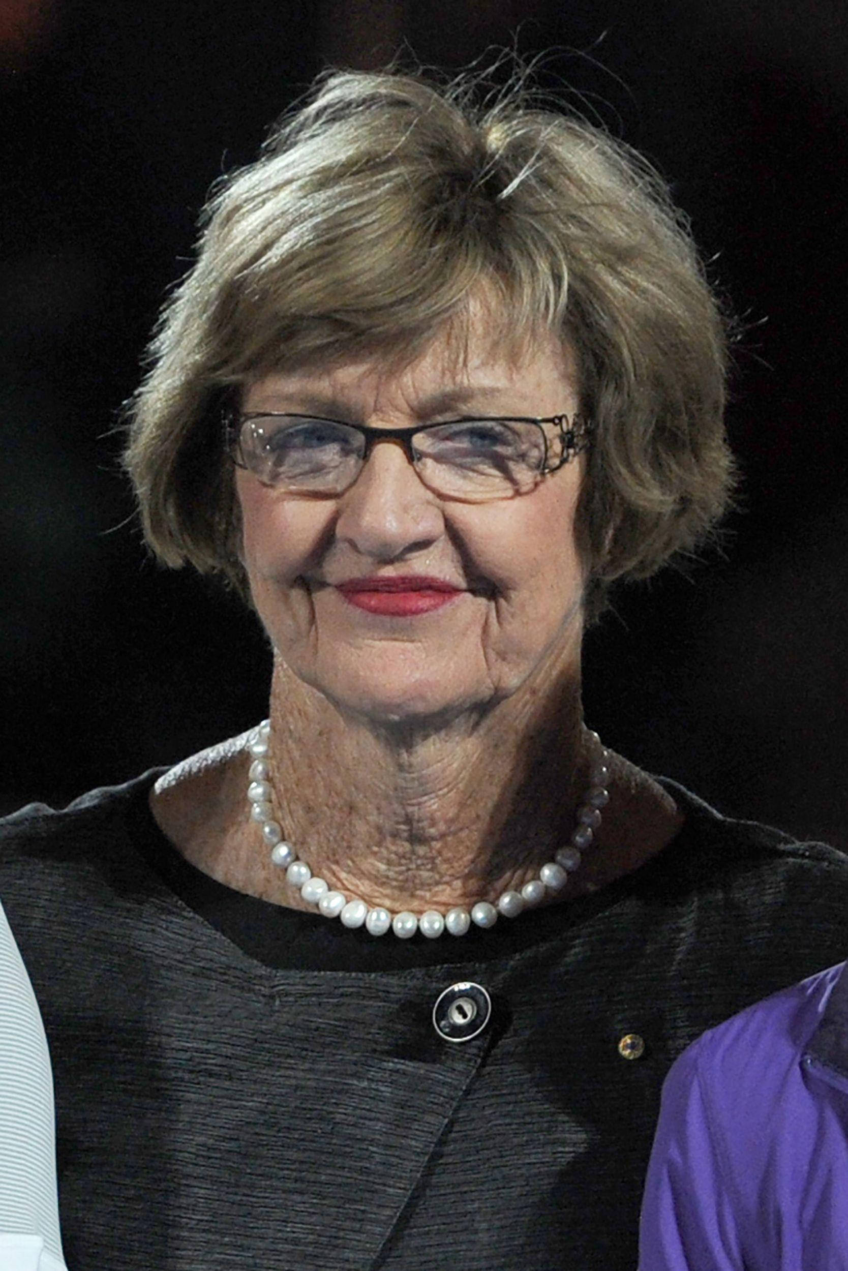 Margaret Court, short blonde hair, glasses, Full HD Phone Wallpaper